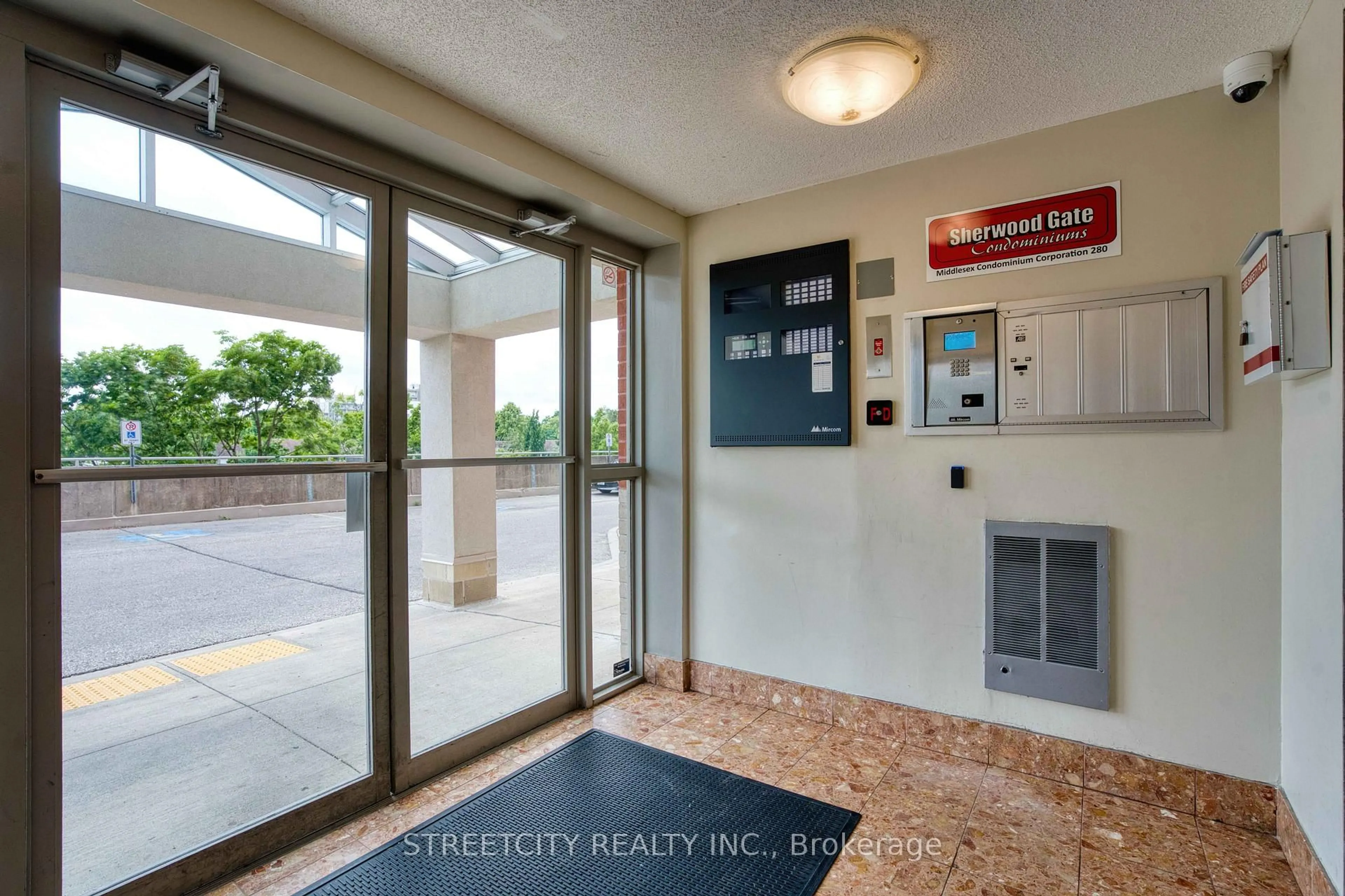 Indoor entryway for 30 CHAPMAN Crt #710, London North Ontario N6G 4Y4