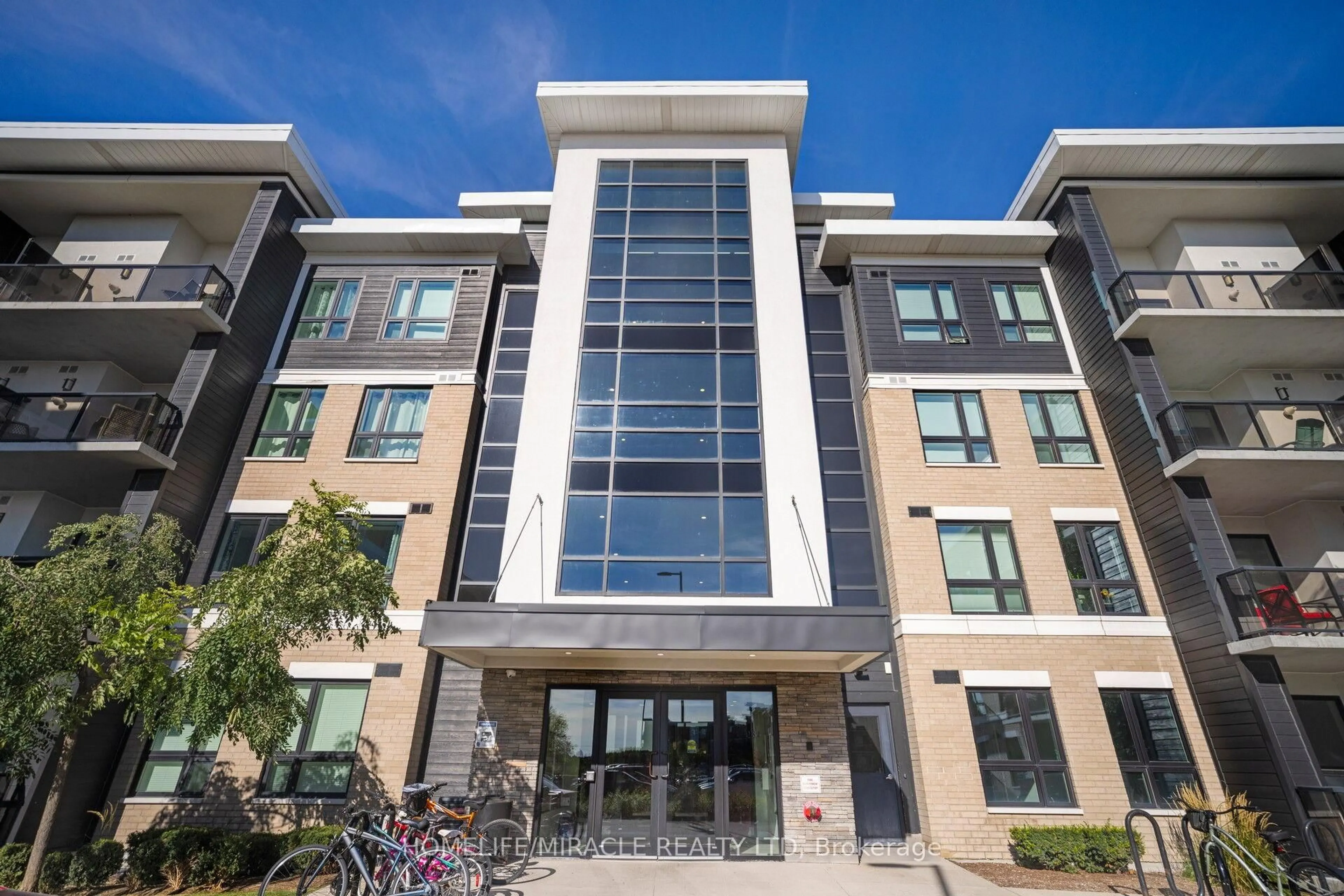 Indoor foyer for 1284 Gordon St #304, Guelph Ontario N1L 1H3