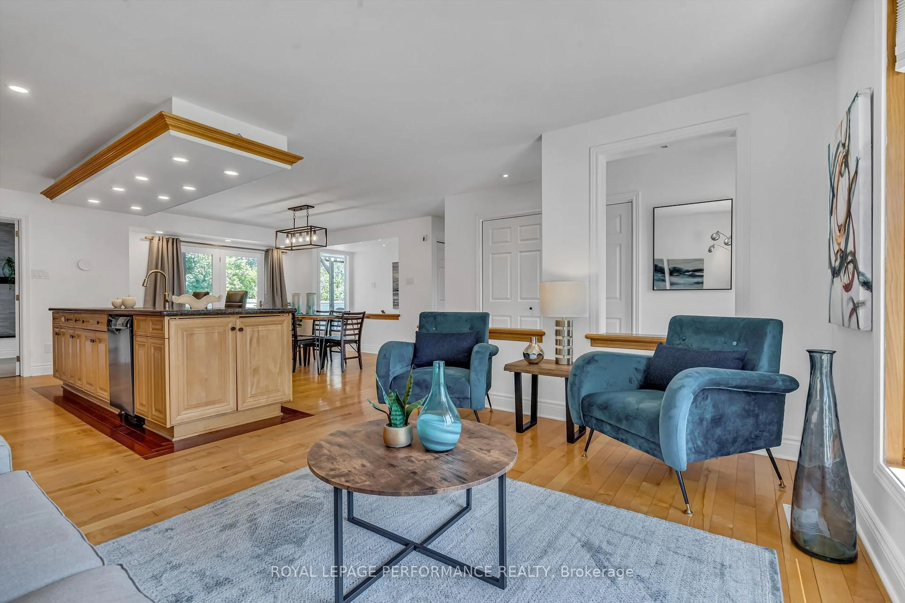 Living room with furniture, unknown for 1369 FONTENAY Cres, Ottawa Ontario K1V 7K5