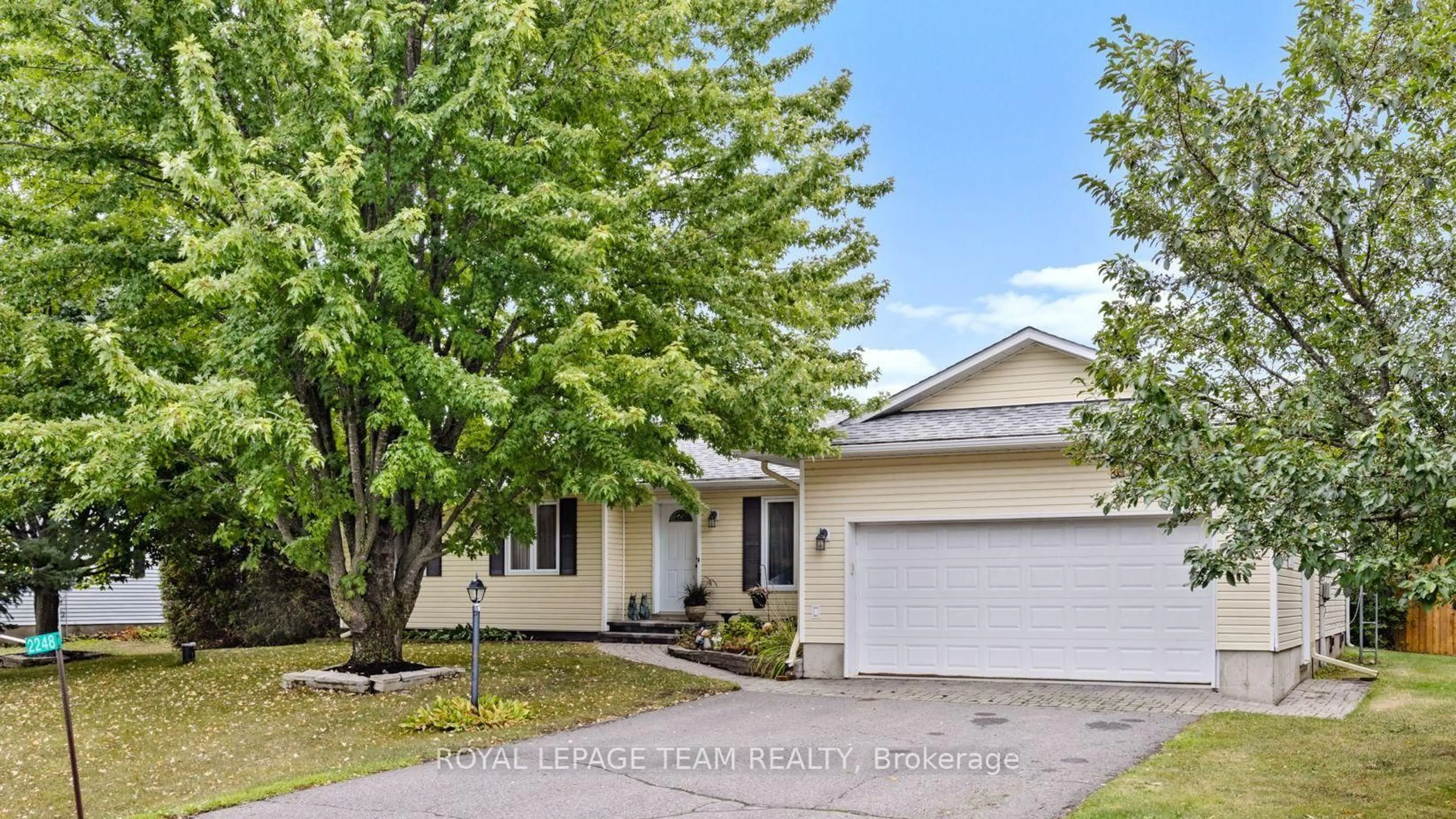 Home with vinyl exterior material, street for 2248 Wallingford Way, North Gower Ontario K0A 2T0