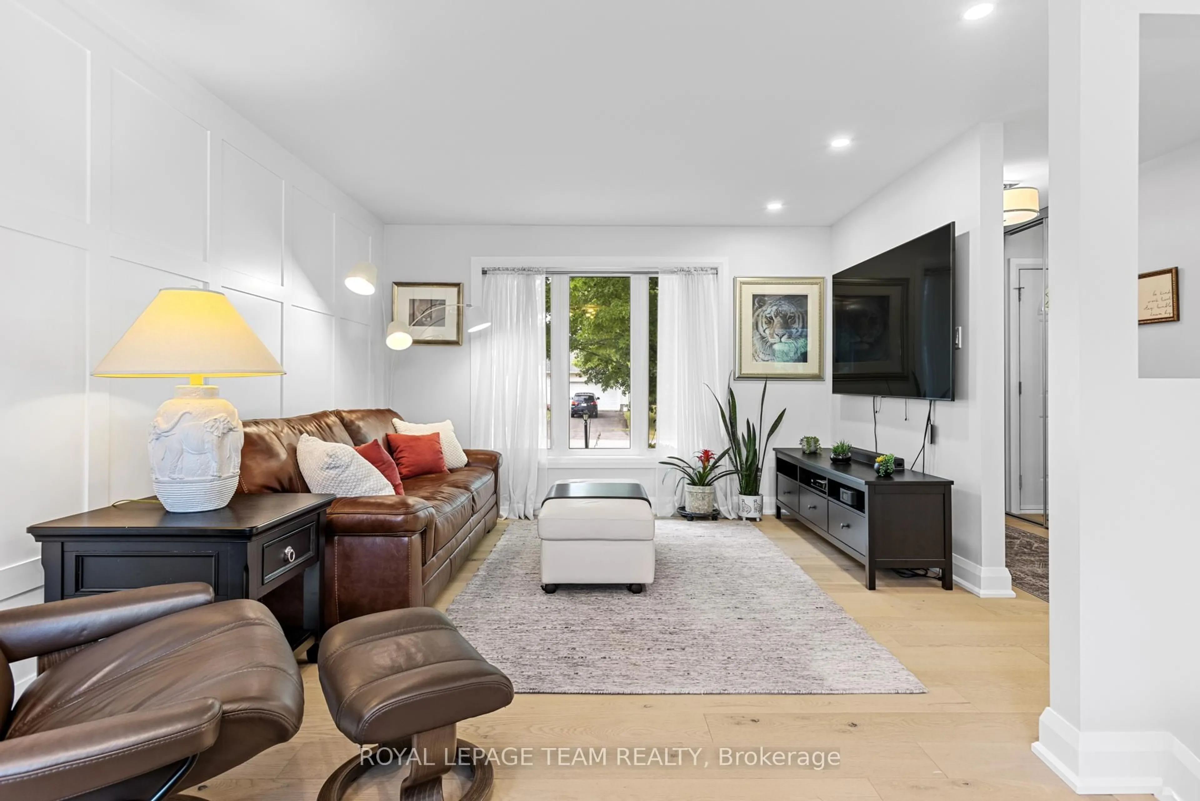 Living room with furniture, unknown for 2248 Wallingford Way, North Gower Ontario K0A 2T0