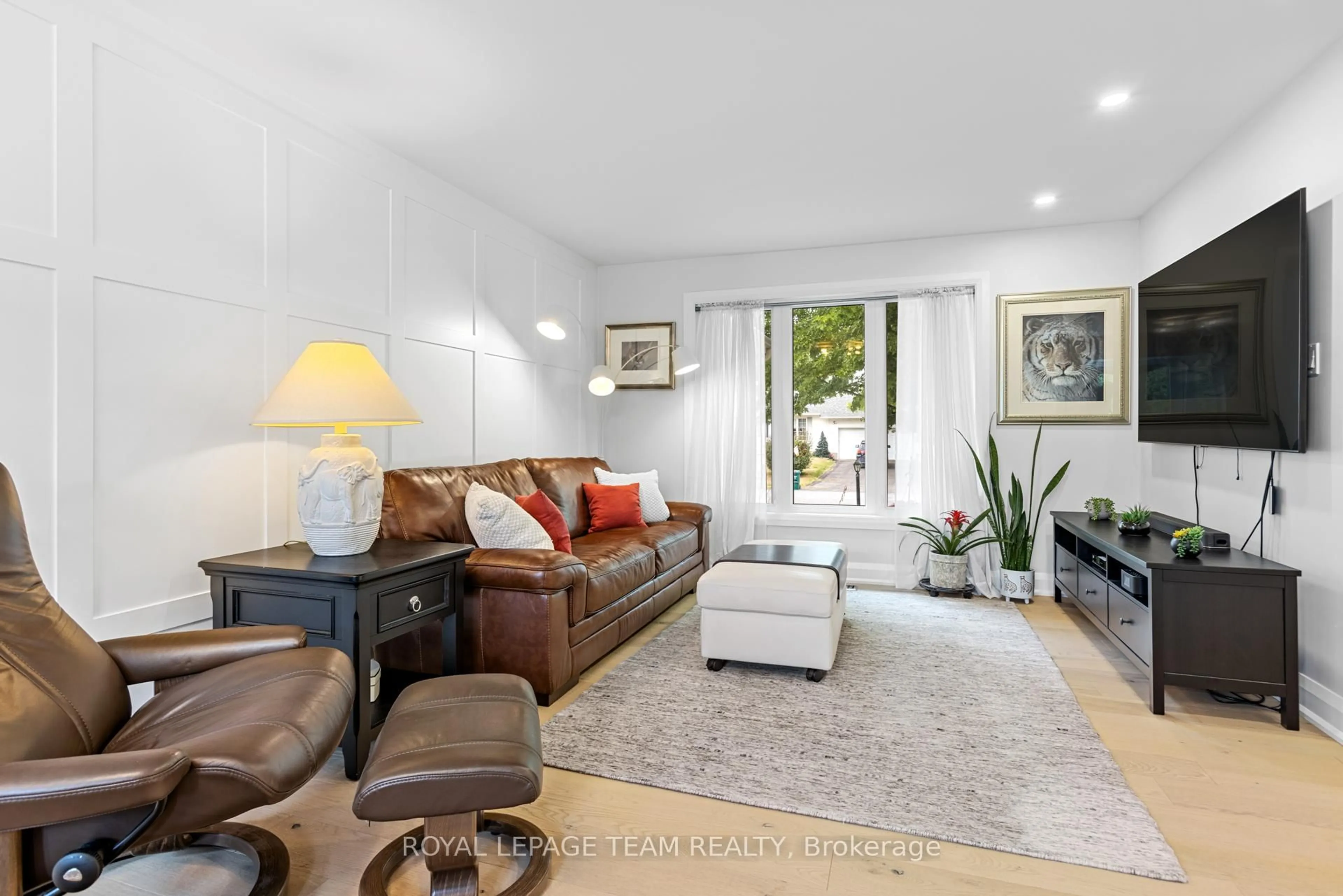 Living room with furniture, unknown for 2248 Wallingford Way, North Gower Ontario K0A 2T0