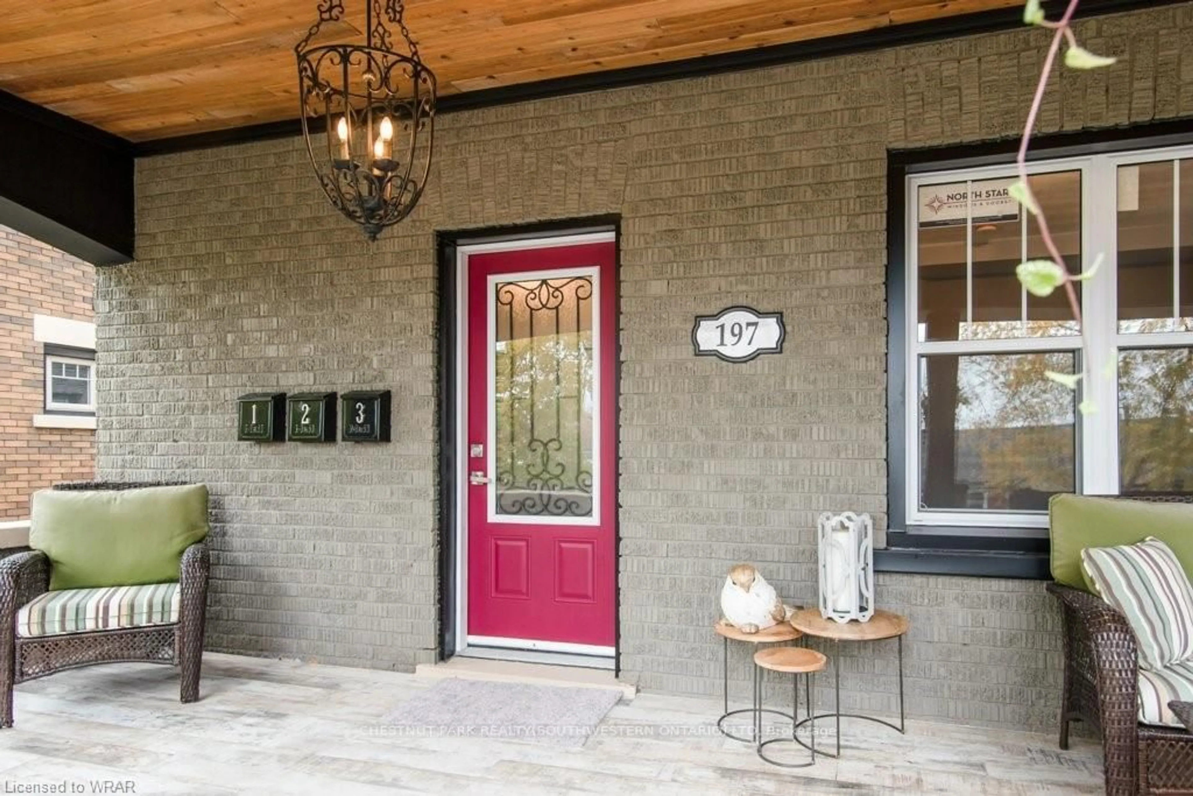 Indoor entryway for 197 Palmer Ave, Kitchener Ontario N2G 3P7