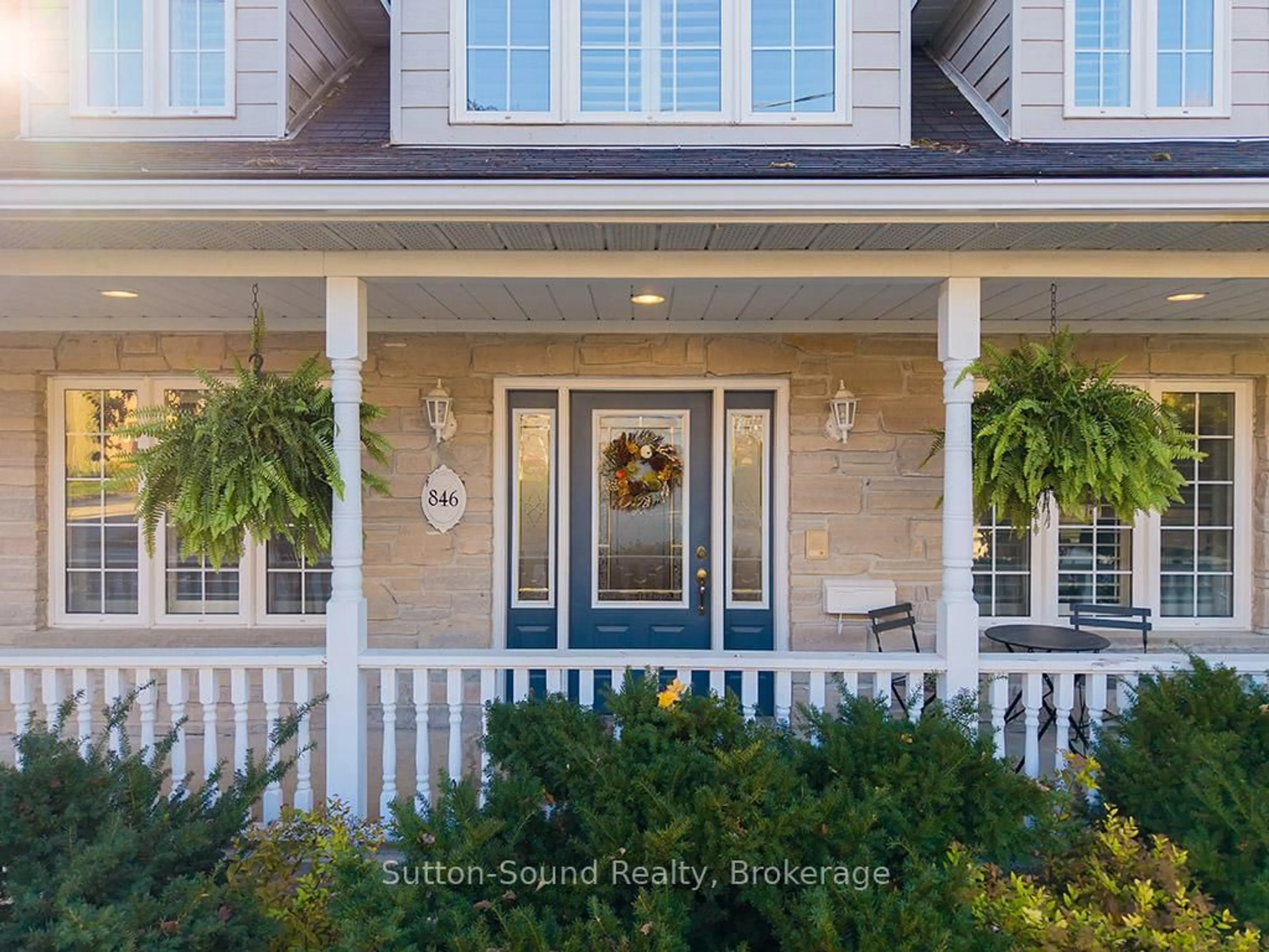 Home with vinyl exterior material, street for 846 4TH AVENUE A, Owen Sound Ontario N4K 4Z8