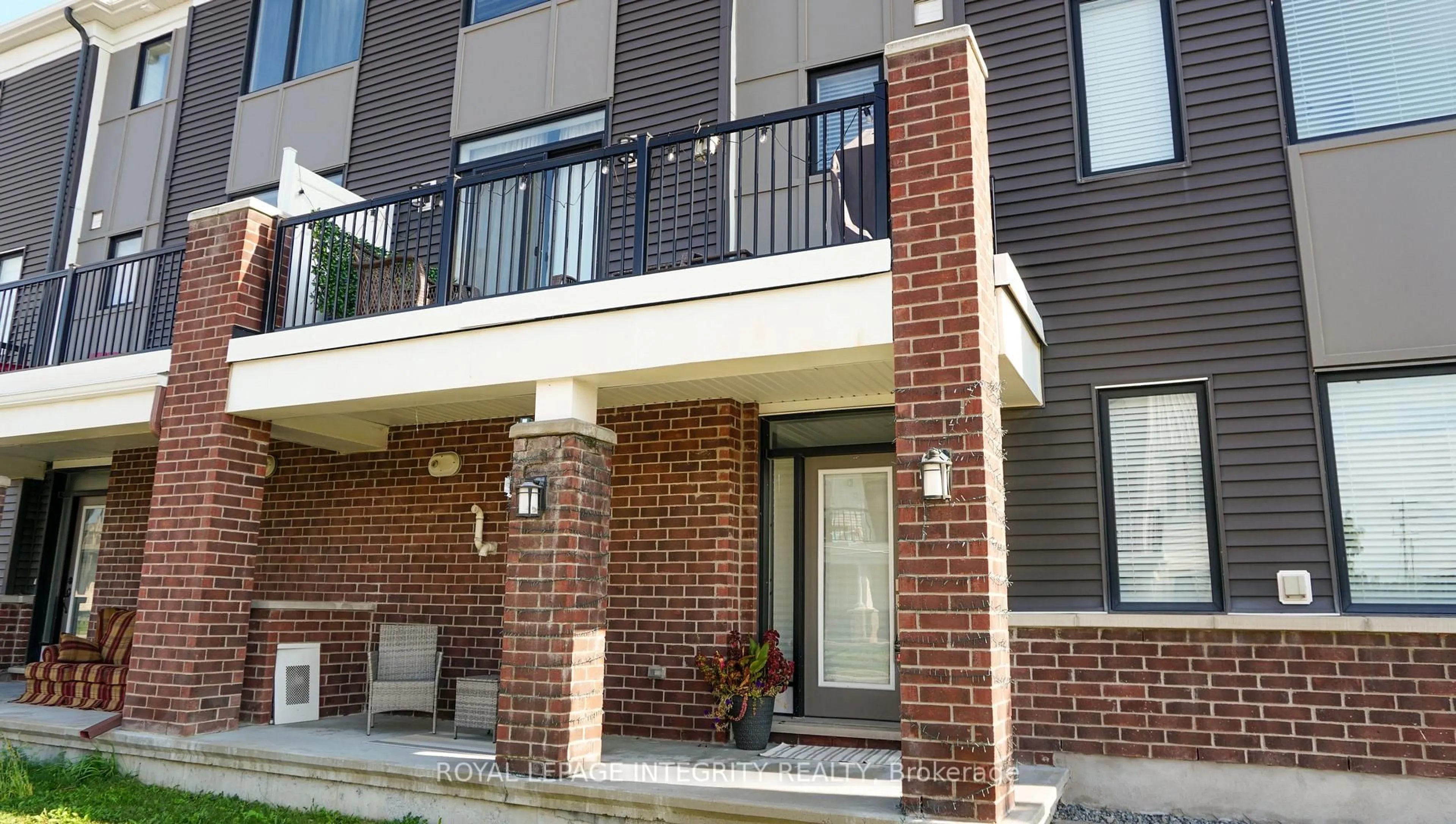 Home with brick exterior material, street for 184 Pictou Cres, Ottawa Ontario K2V 0R2