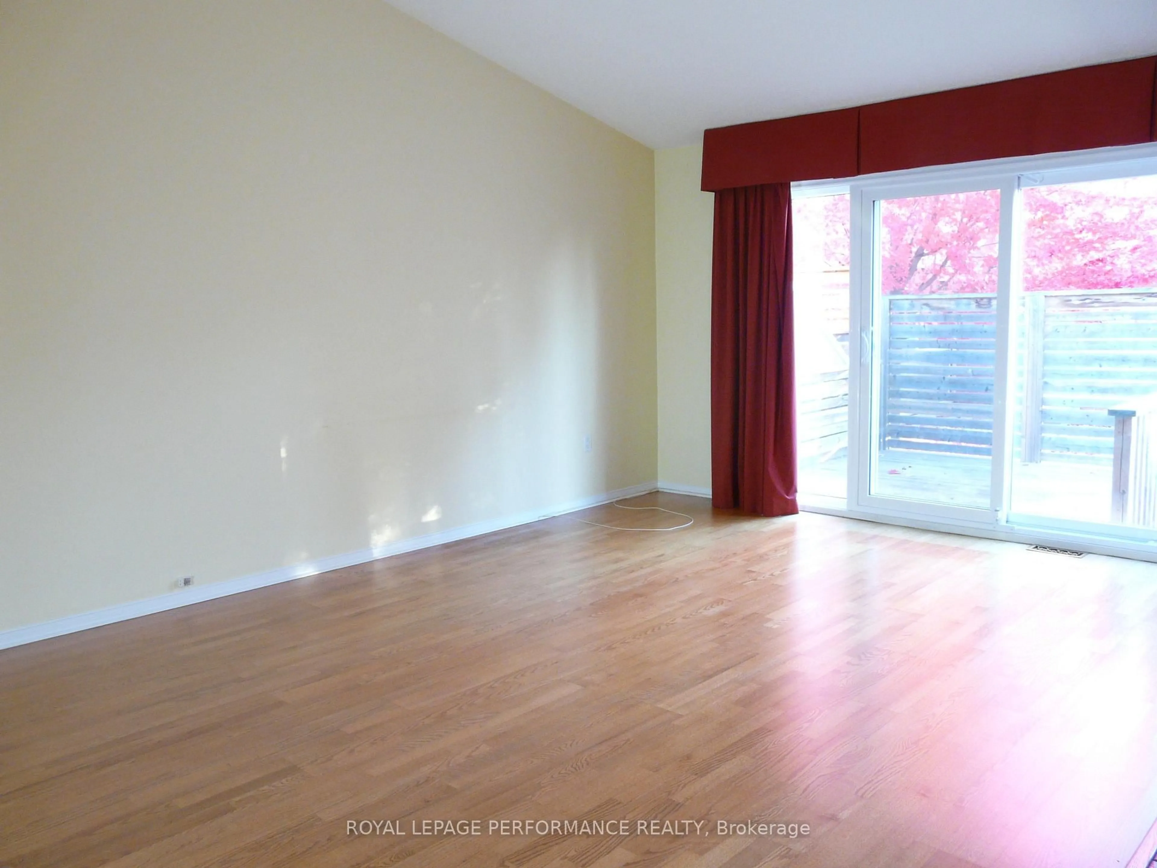 A pic of a room for 1172 Foxborough Private, Ottawa Ontario K1J 1E2