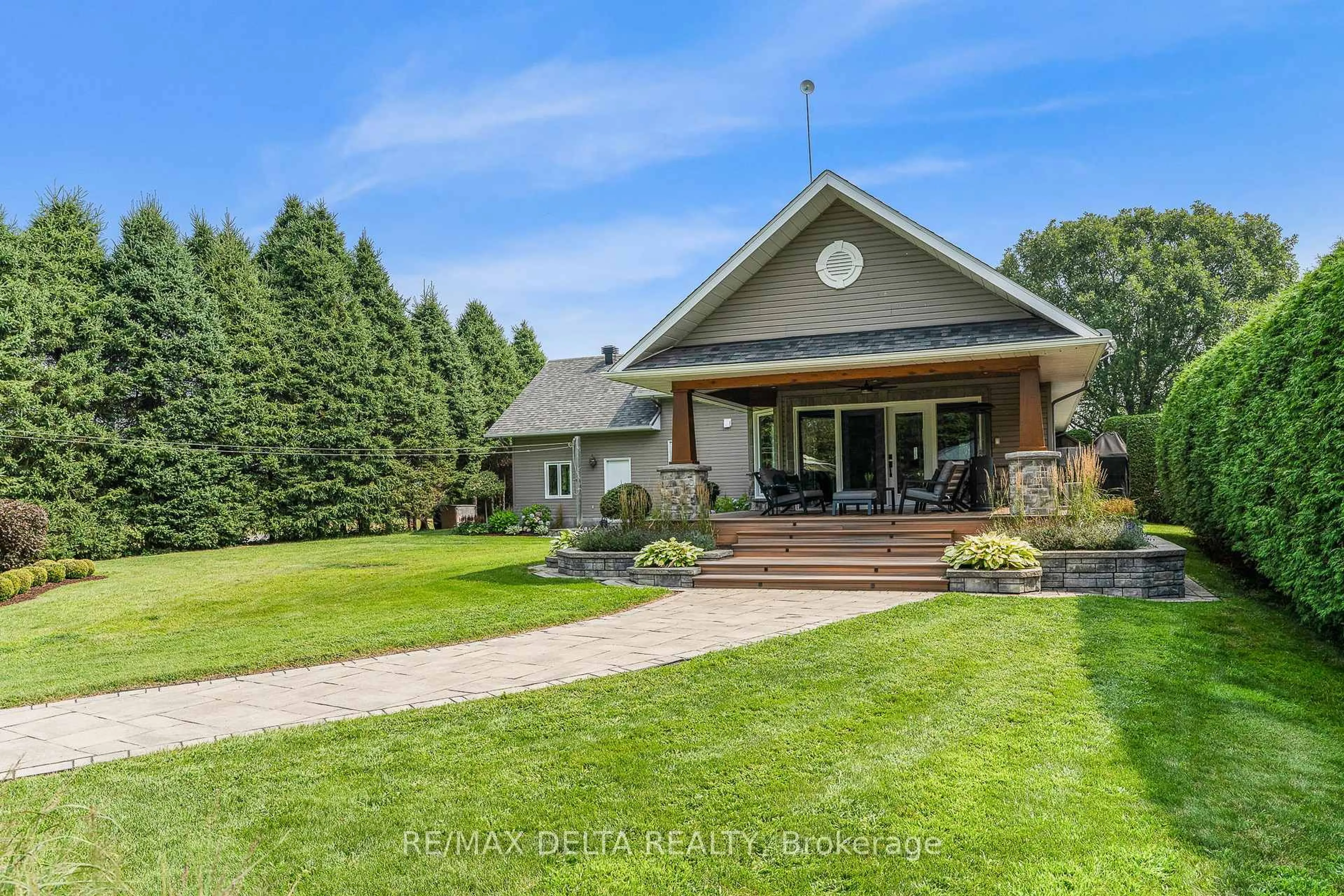 A pic from outside/outdoor area/front of a property/back of a property/a pic from drone, unknown for 85 Leduc St, Alfred and Plantagenet Ontario K0B 1A0