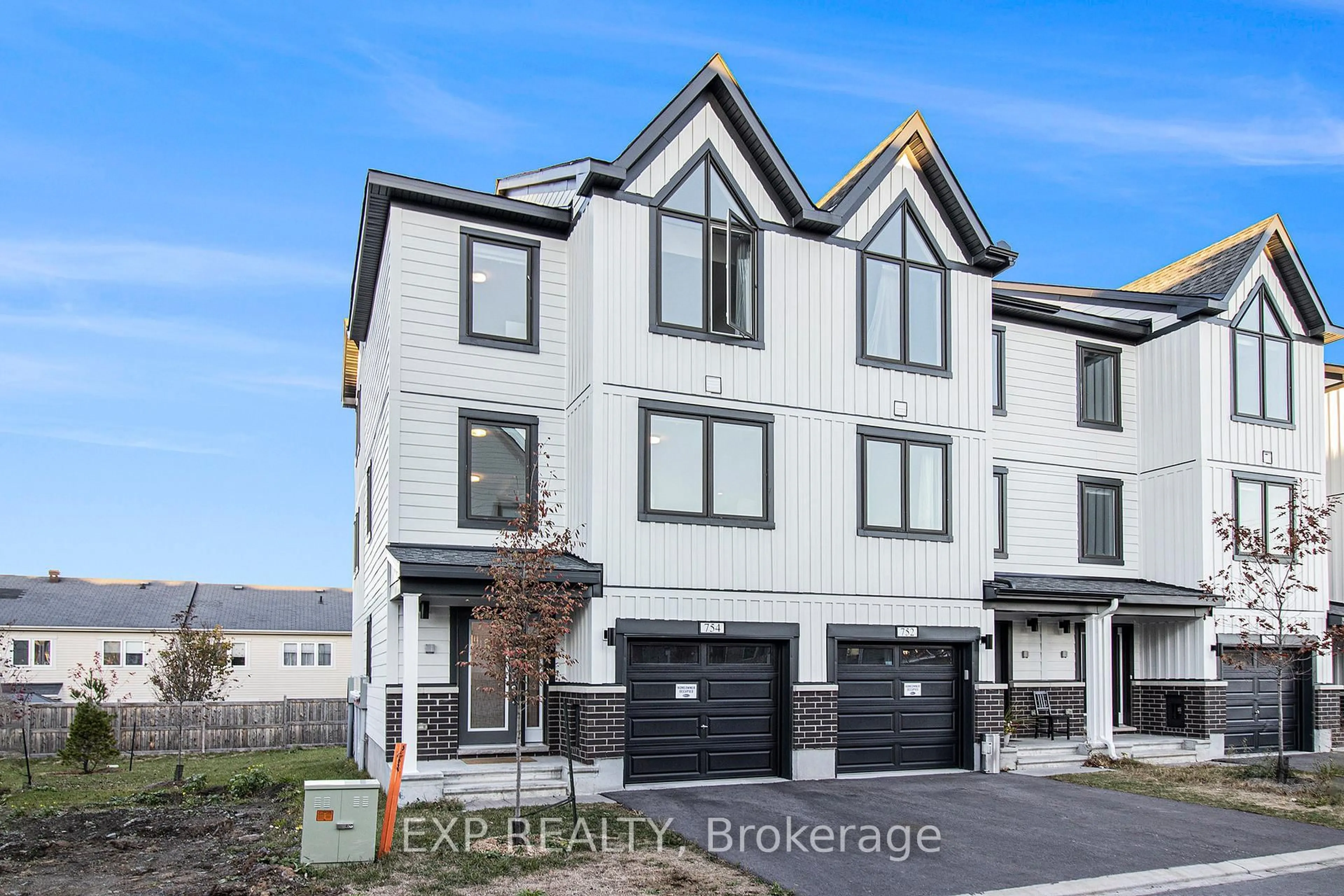 Unknown for 754 Kinstead Private, Ottawa Ontario K2S 3B3