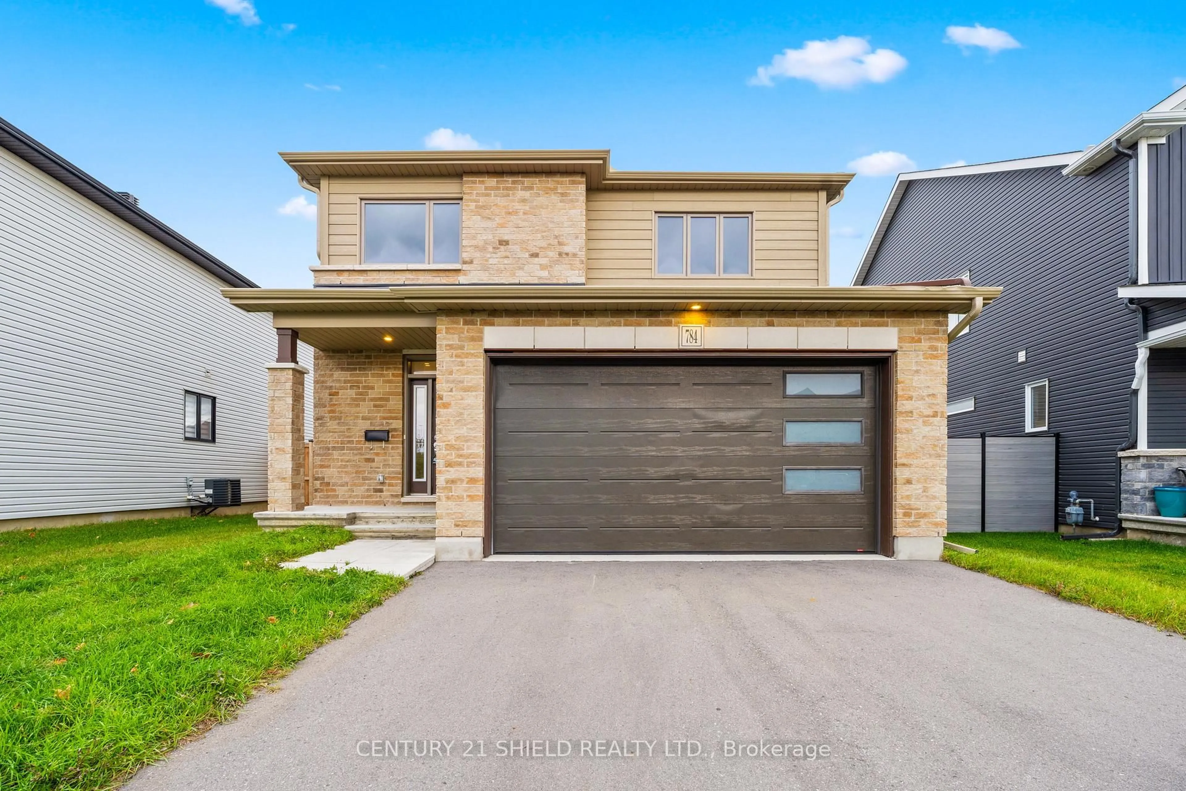 Home with brick exterior material, street for 784 Namur St, Russell Ontario K0A 1W0