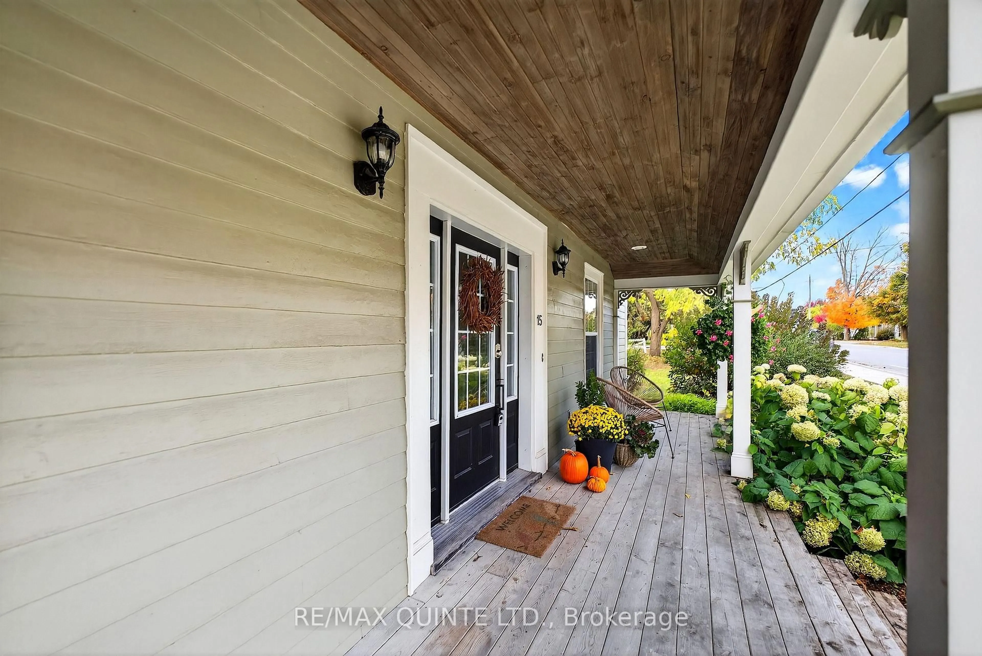 Indoor entryway for 15 Talbot St, Prince Edward County Ontario K0K 2T0