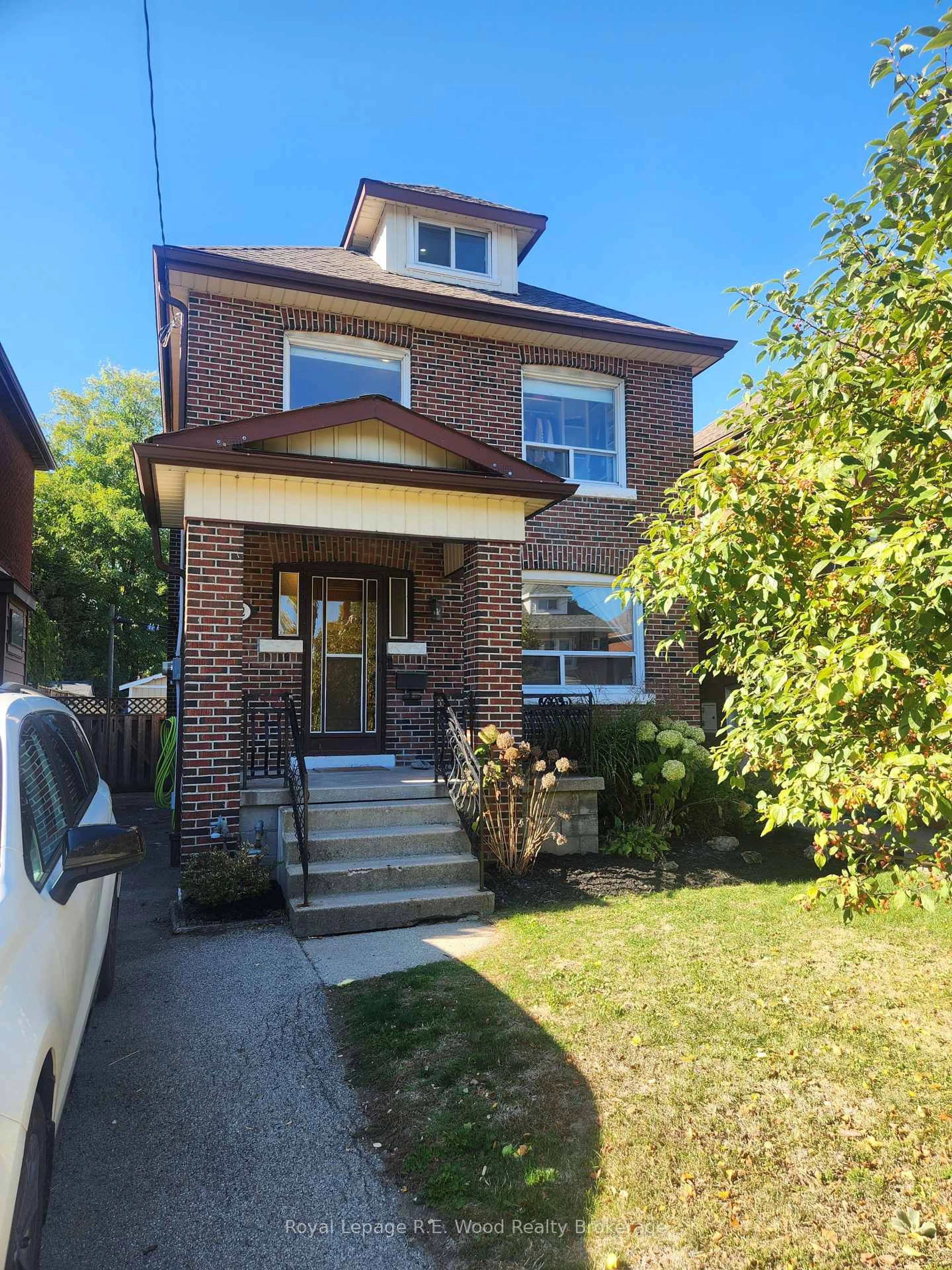 Home with brick exterior material, street for 252 Graham Ave, Hamilton Ontario L8K 2M6