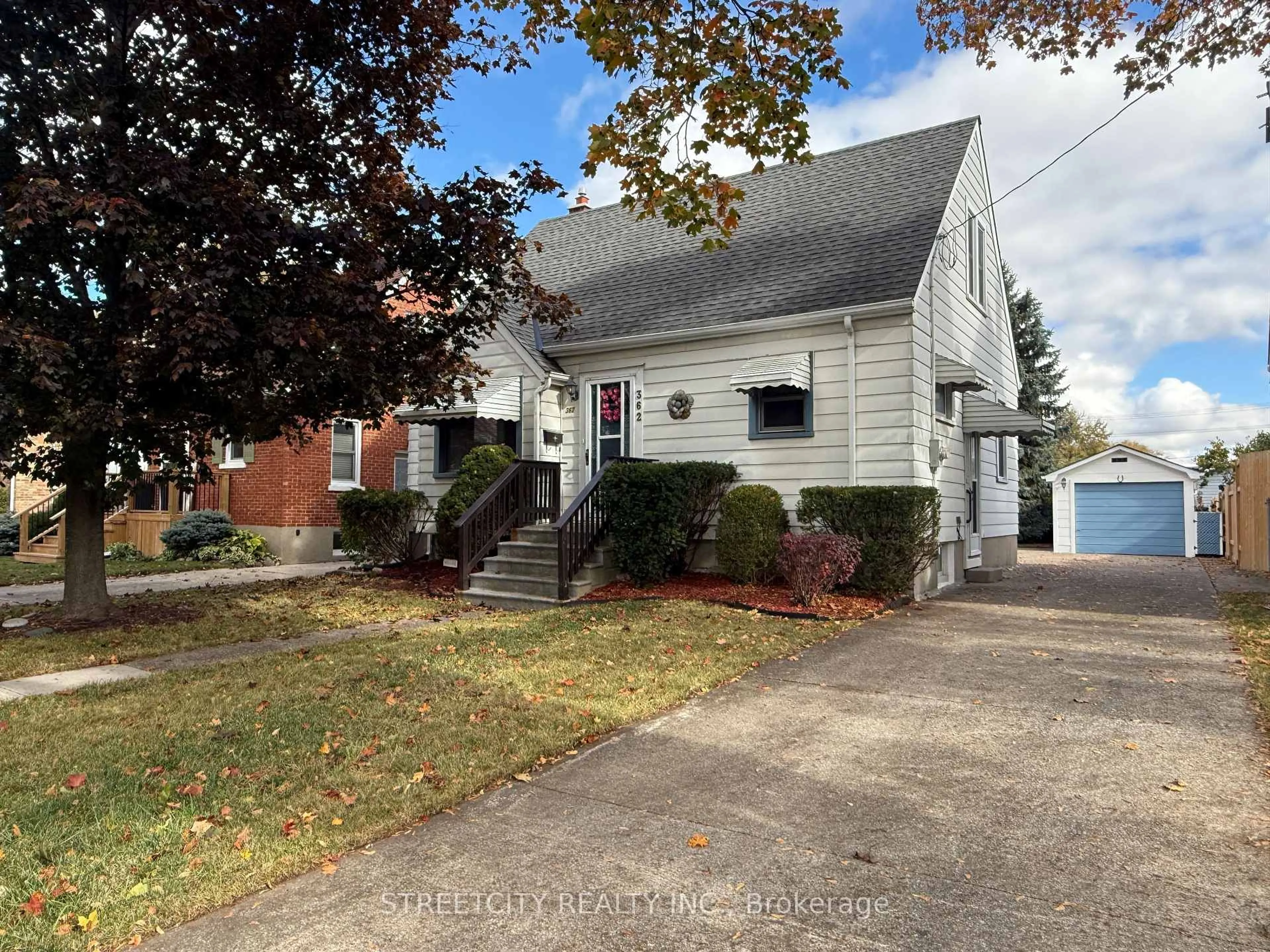 Home with vinyl exterior material, street for 362 Mack Ave, Sarnia Ontario N7T 3P6