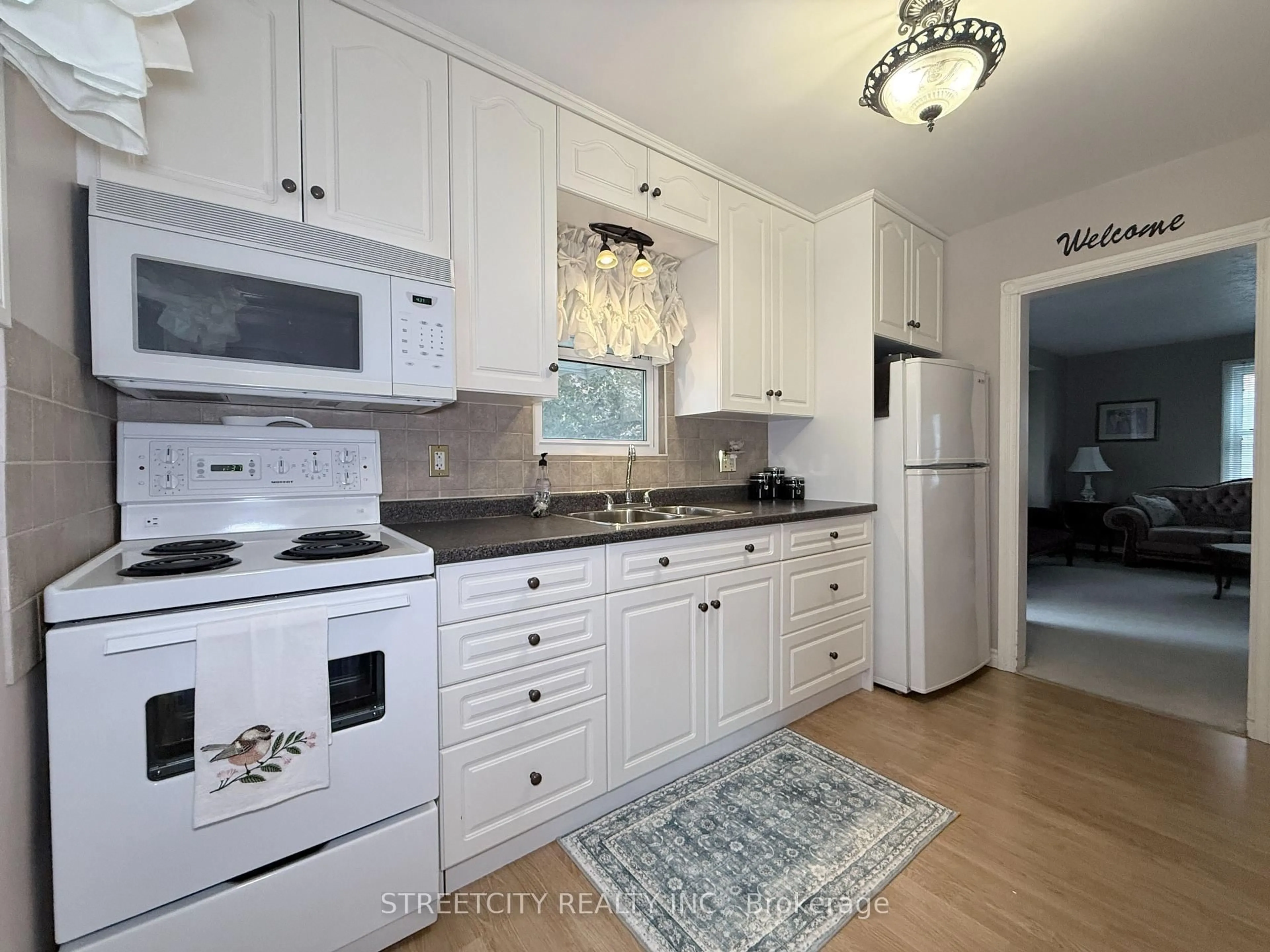 Standard kitchen, unknown for 362 Mack Ave, Sarnia Ontario N7T 3P6
