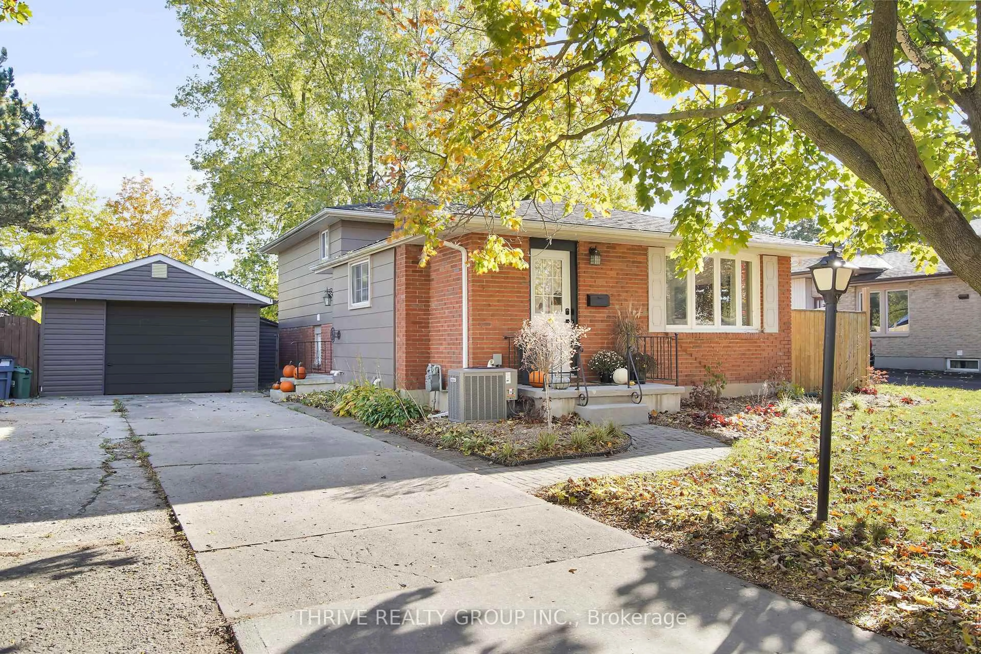 Home with brick exterior material, street for 122 ST LAWRENCE Blvd, London South Ontario N6J 2X1
