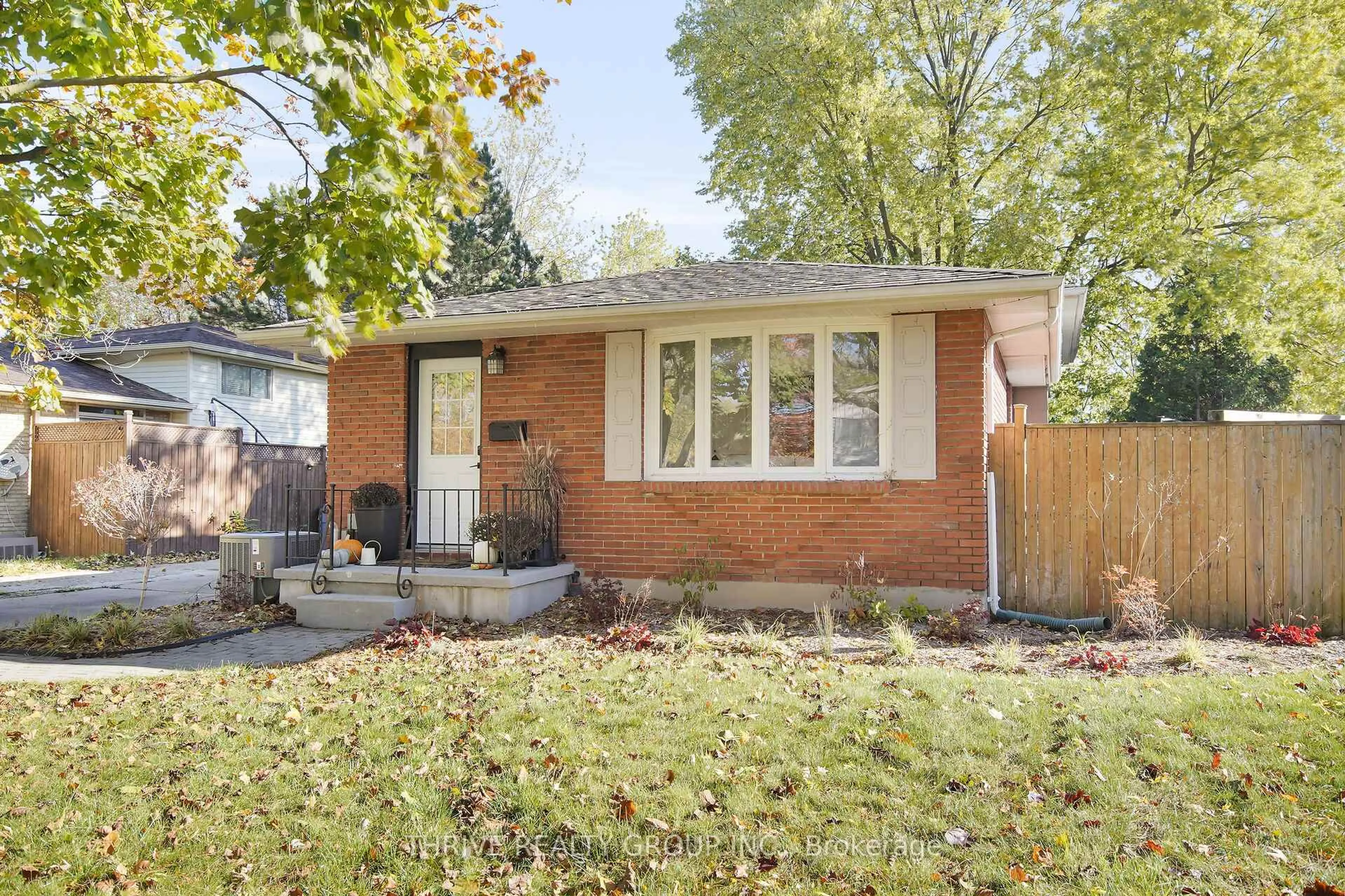 Home with brick exterior material, street for 122 ST LAWRENCE Blvd, London South Ontario N6J 2X1