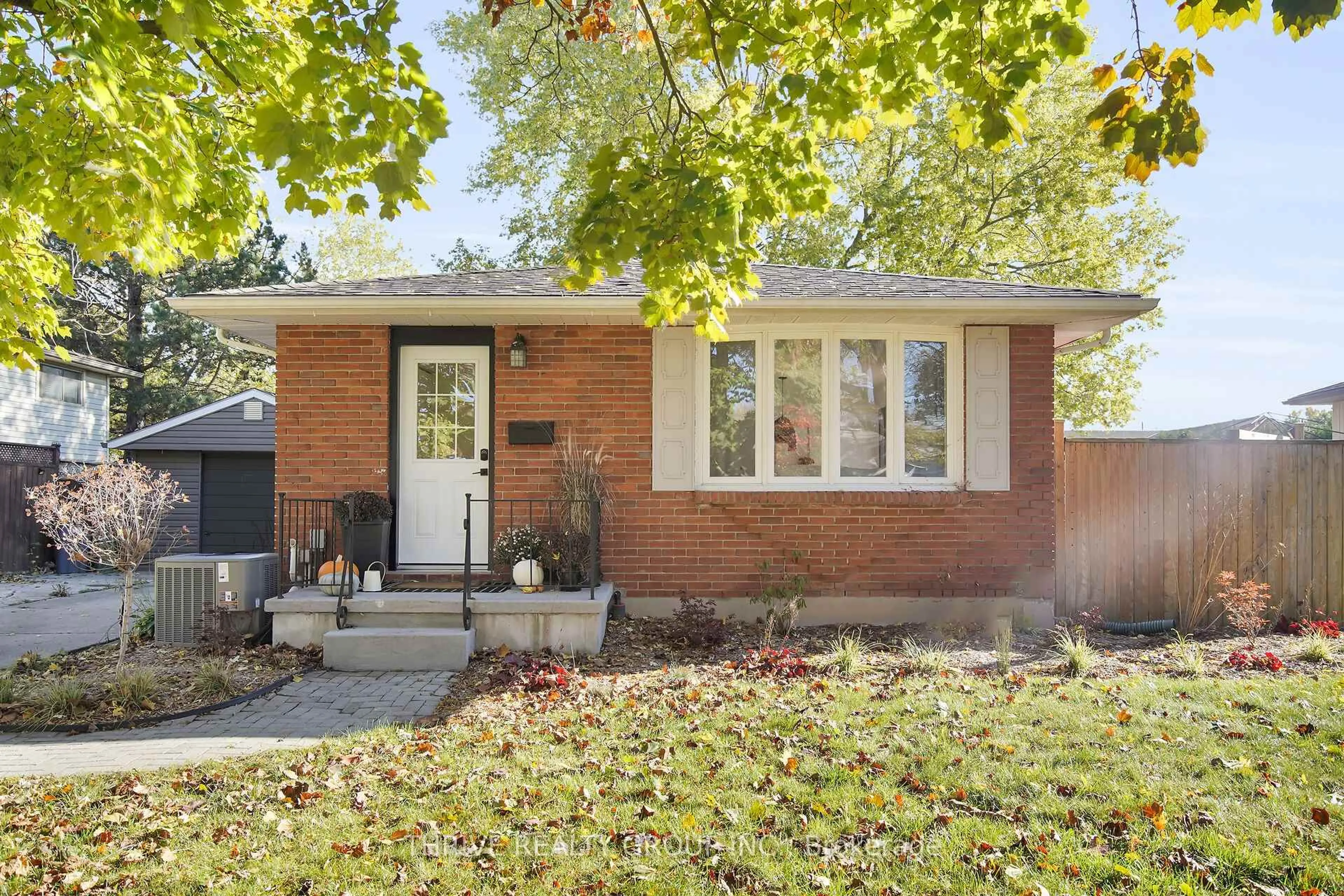 Home with brick exterior material, street for 122 ST LAWRENCE Blvd, London South Ontario N6J 2X1