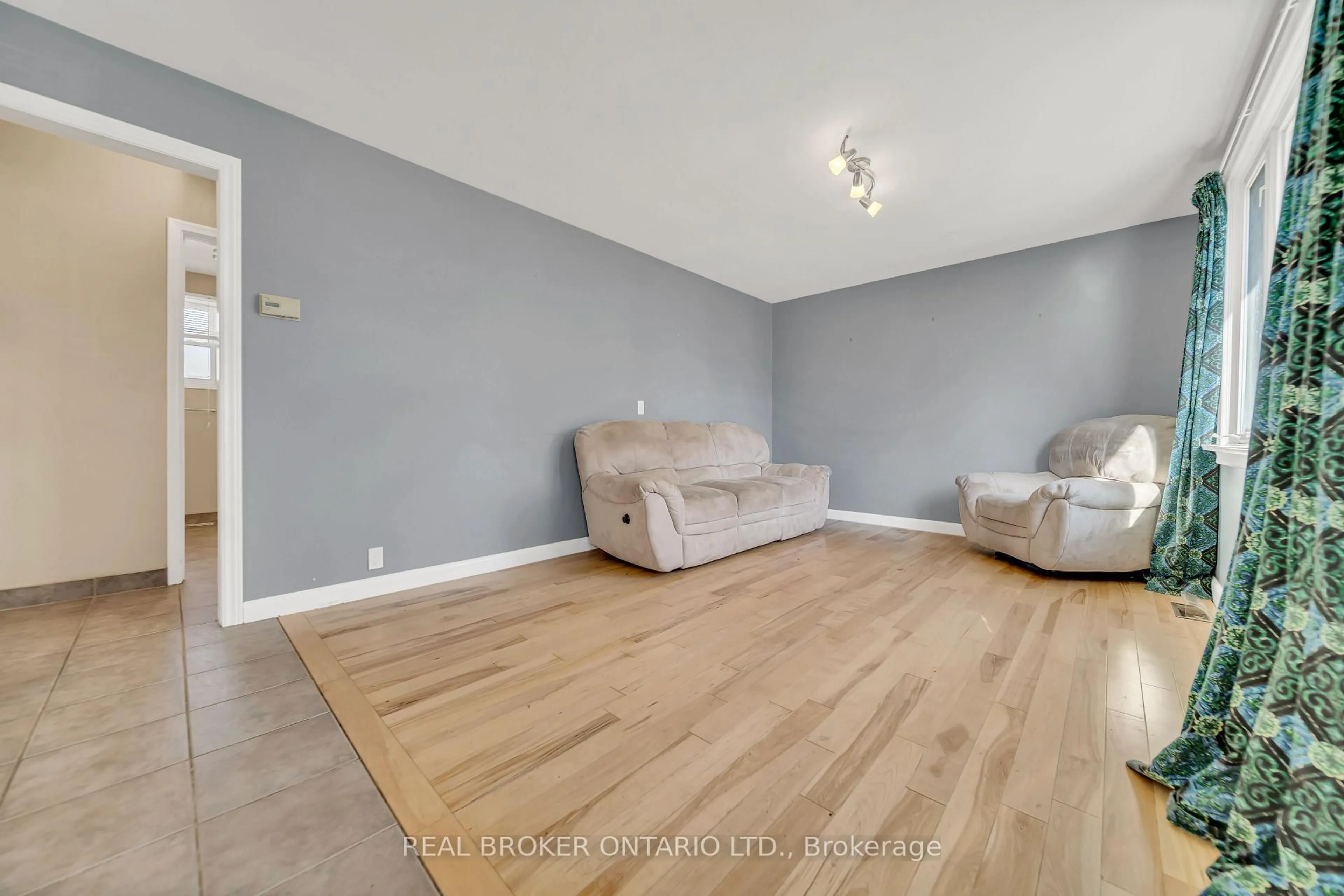 Living room with furniture, unknown for 54 Bielby St, East Luther Grand Valley Ontario L9W 5M3