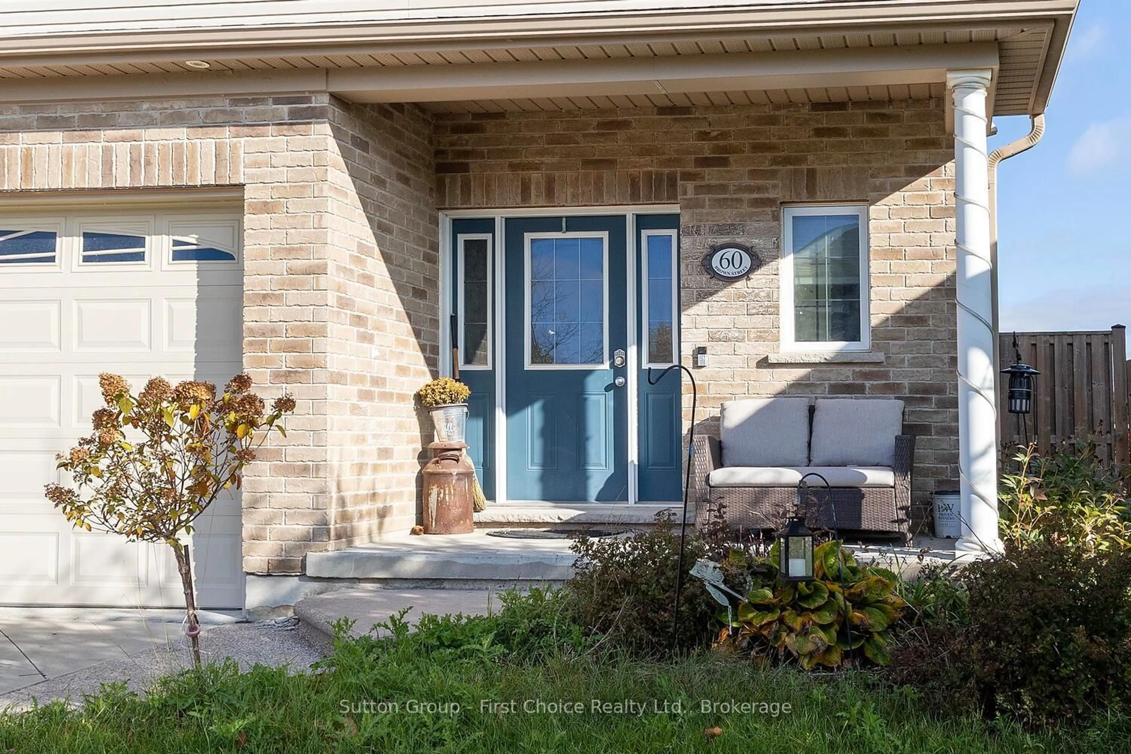 Indoor entryway for 60 Brown St, Stratford Ontario N5A 0B8