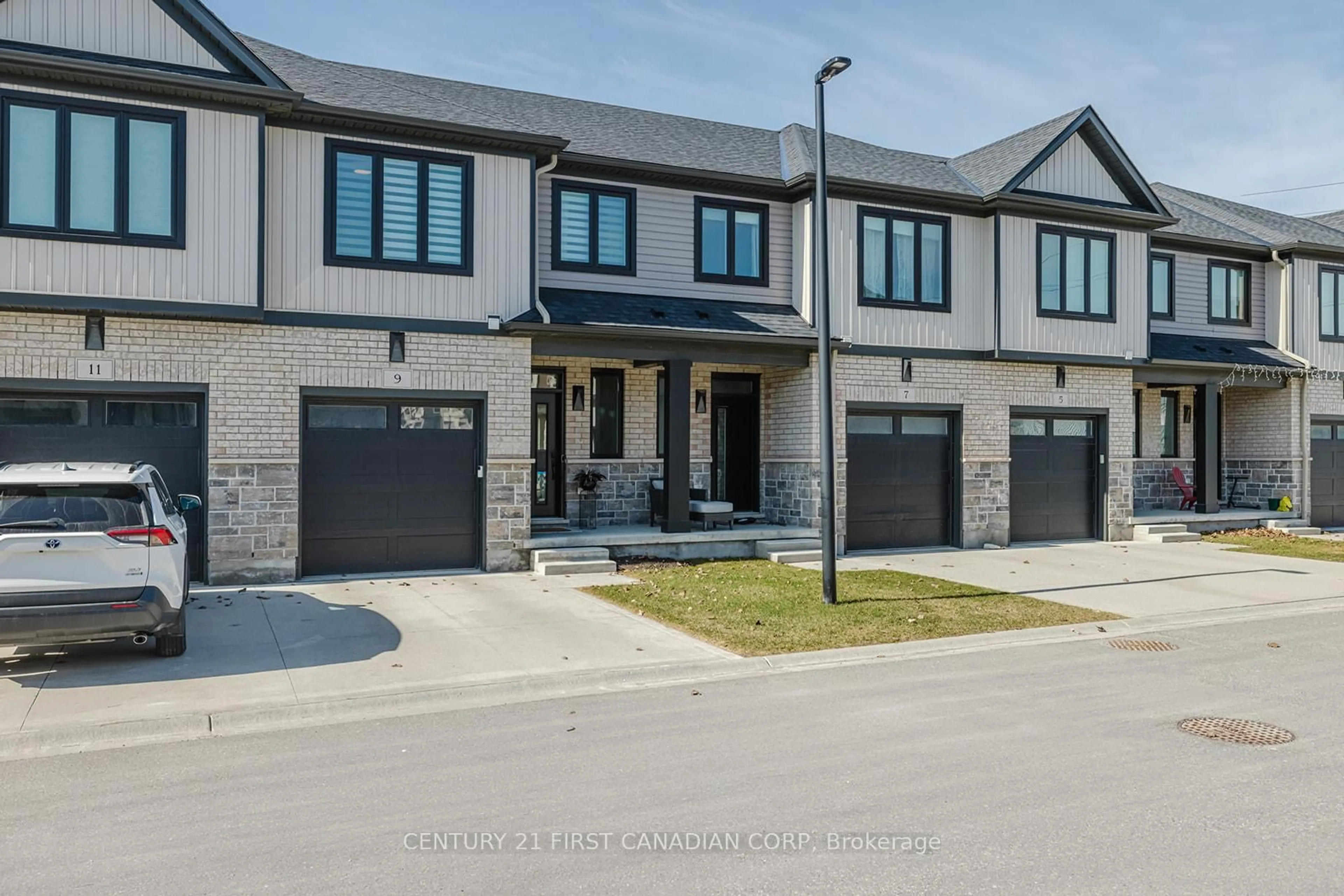 Home with brick exterior material, street for 601 Lions Park Dr #9, Strathroy-Caradoc Ontario N0L 1W0