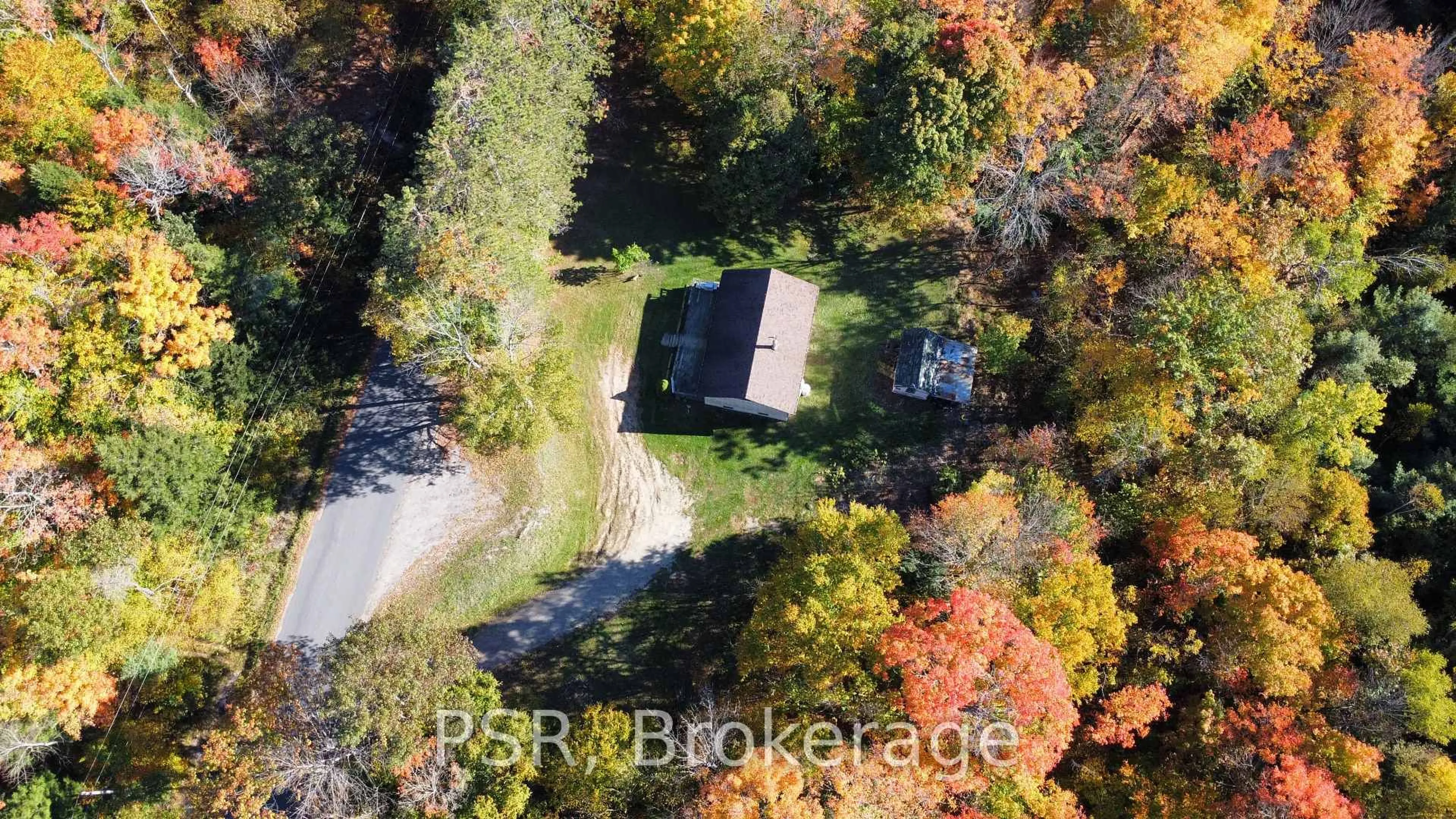 A pic from outside/outdoor area/front of a property/back of a property/a pic from drone, unknown for 1094 Morinus Rd, Muskoka Lakes Ontario P0B 1J0