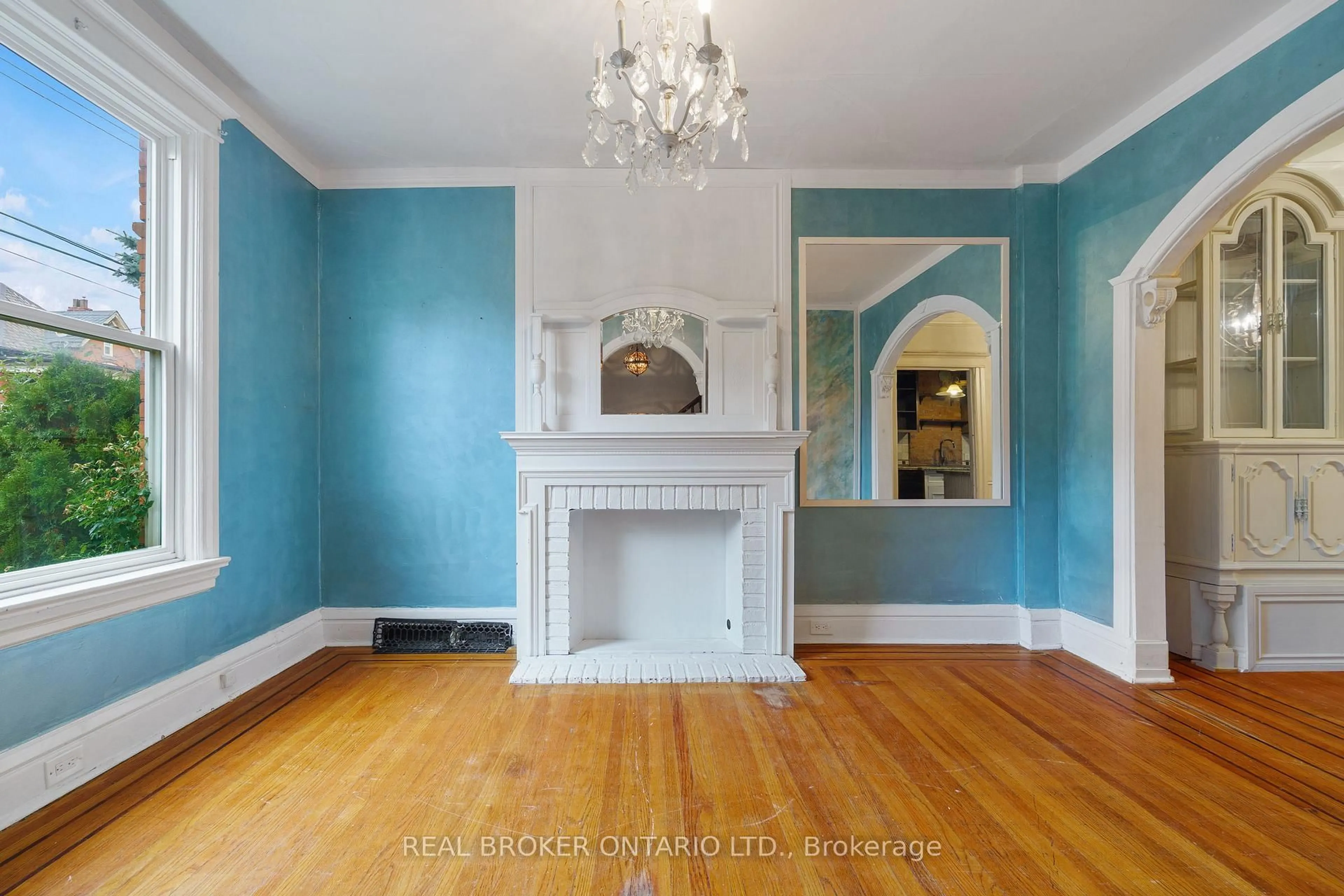 Unknown for 125 Grant Ave, Hamilton Ontario L8N 2X6