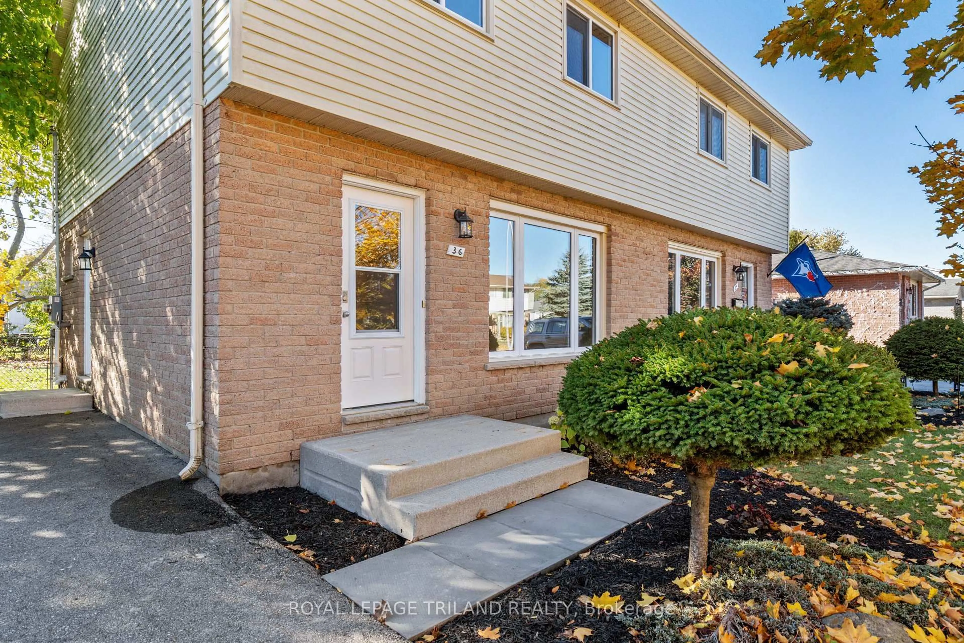 Unknown for 36 Vanier Pl, St. Thomas Ontario N5R 5P8