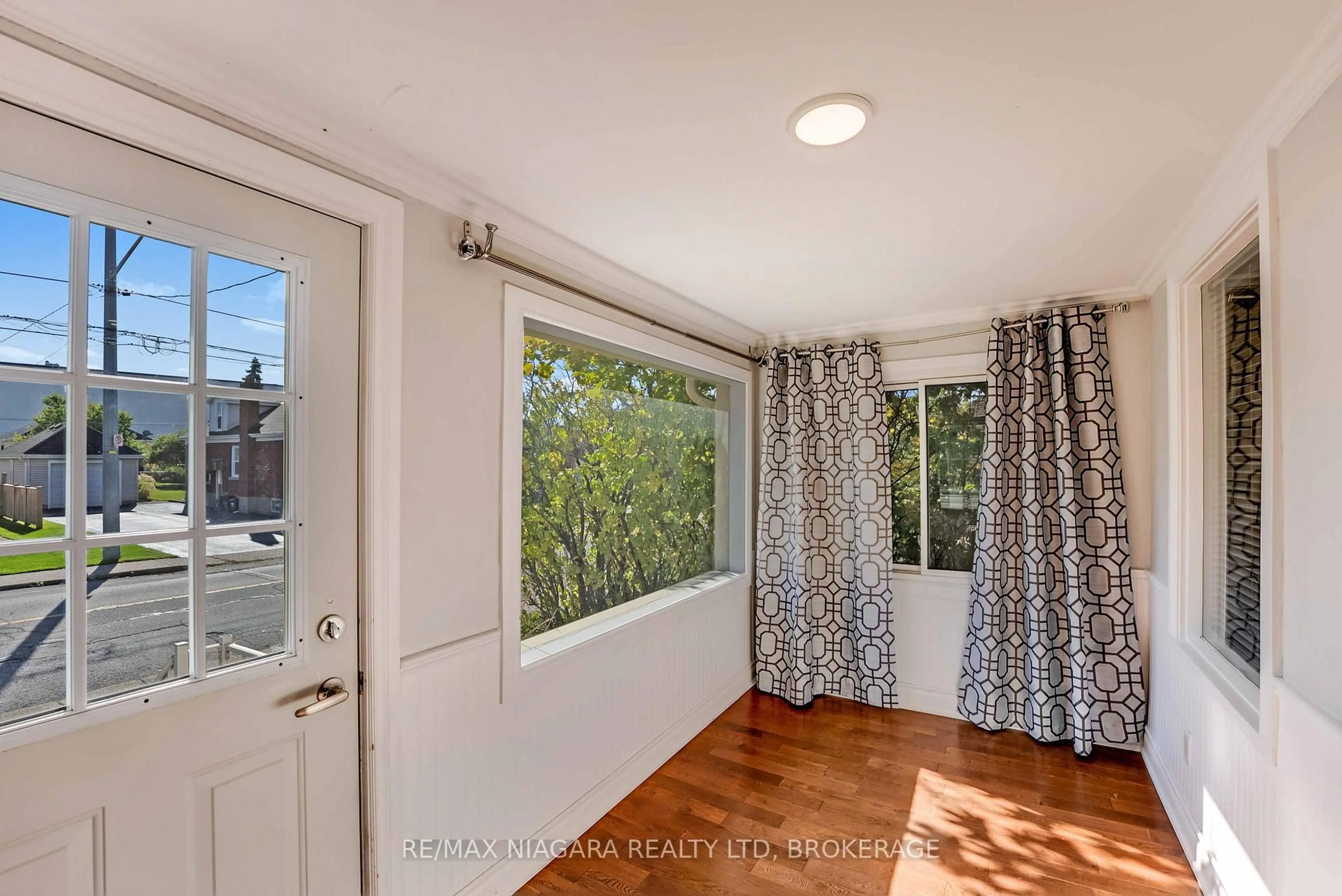 Unknown for 5231 Kitchener St, Niagara Falls Ontario L2G 1B4