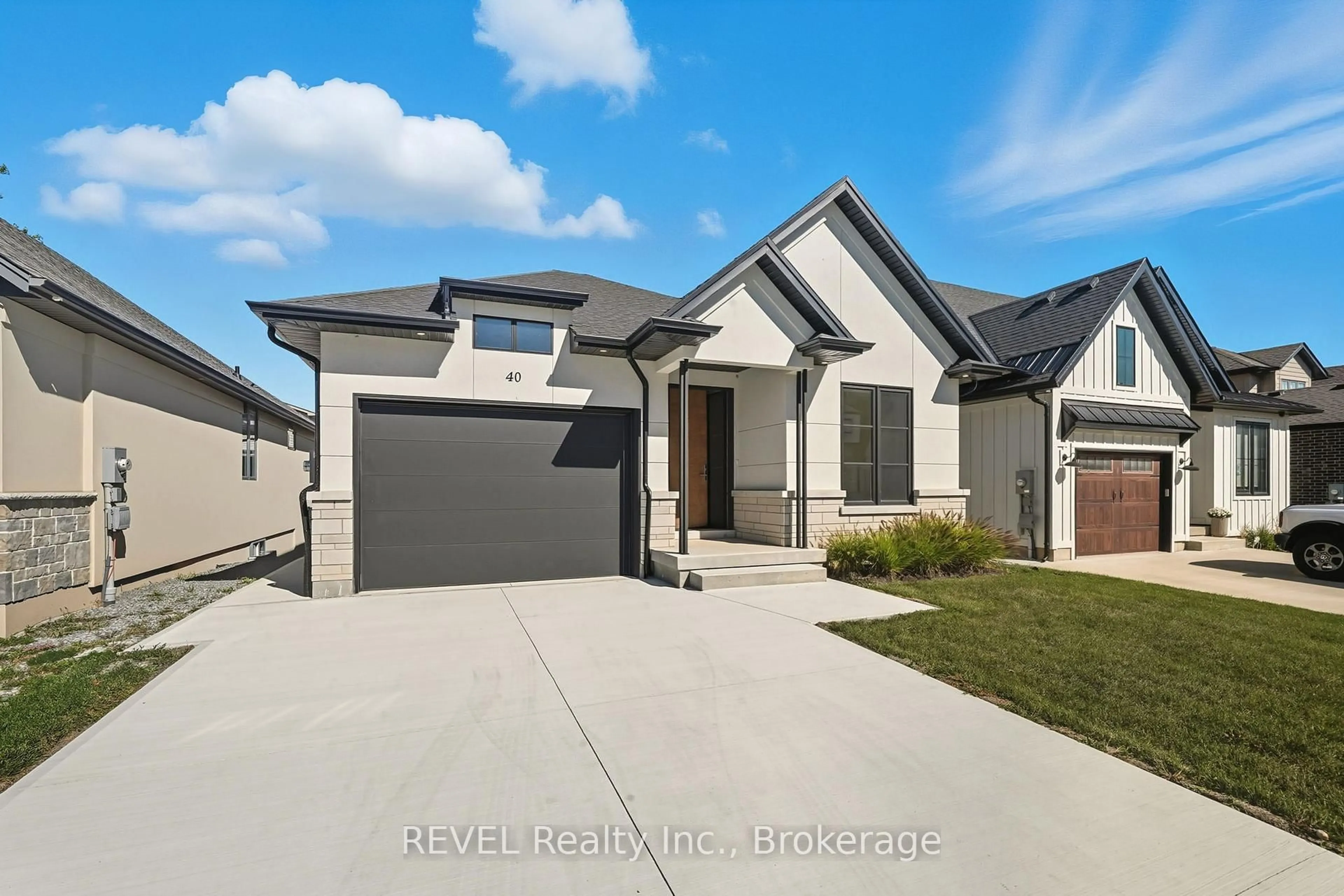 Home with brick exterior material, street for 40 IVY Cres, Thorold Ontario L2V 0J9