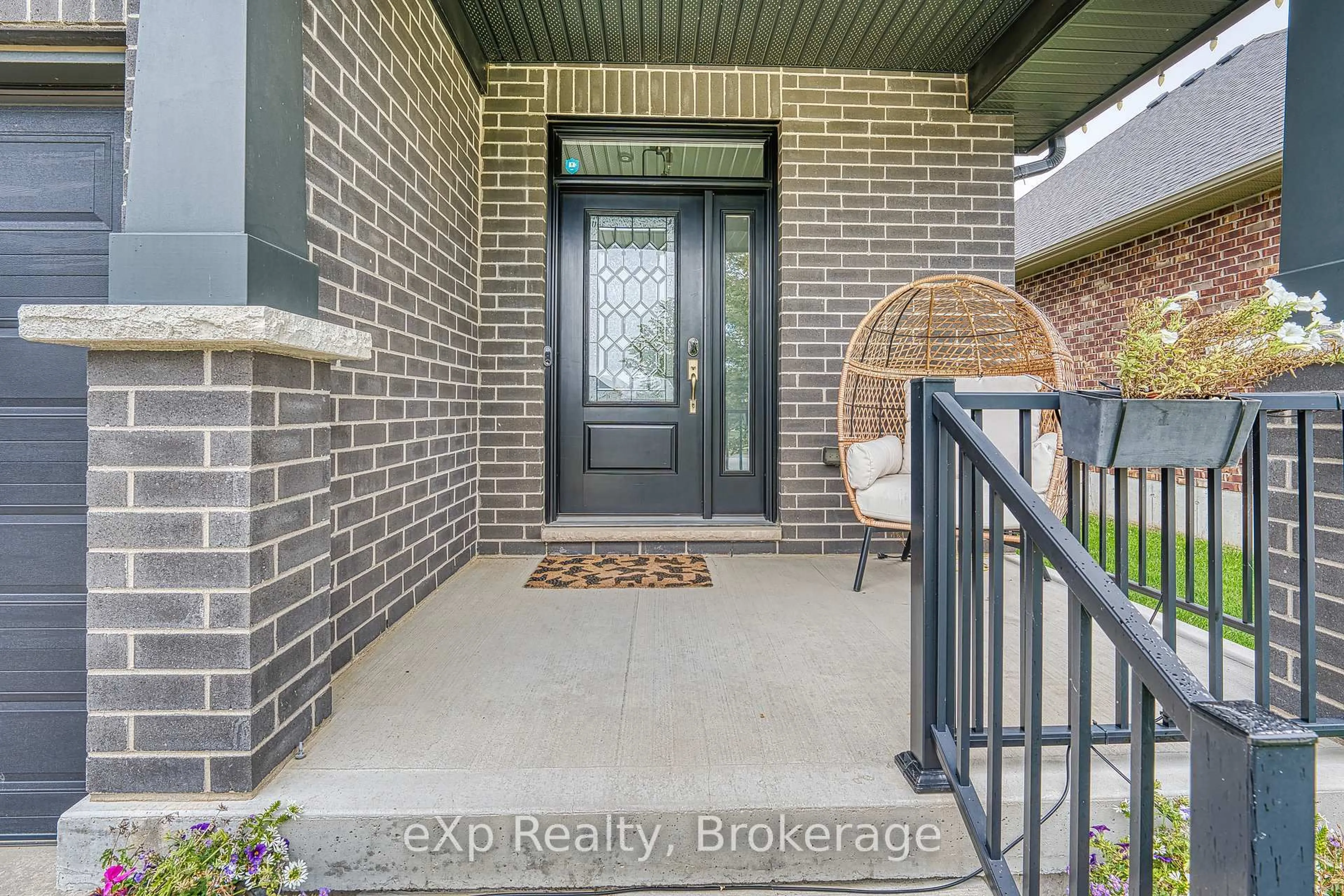 Indoor entryway for 467 Devonshire Rd, Saugeen Shores Ontario N0H 2C6