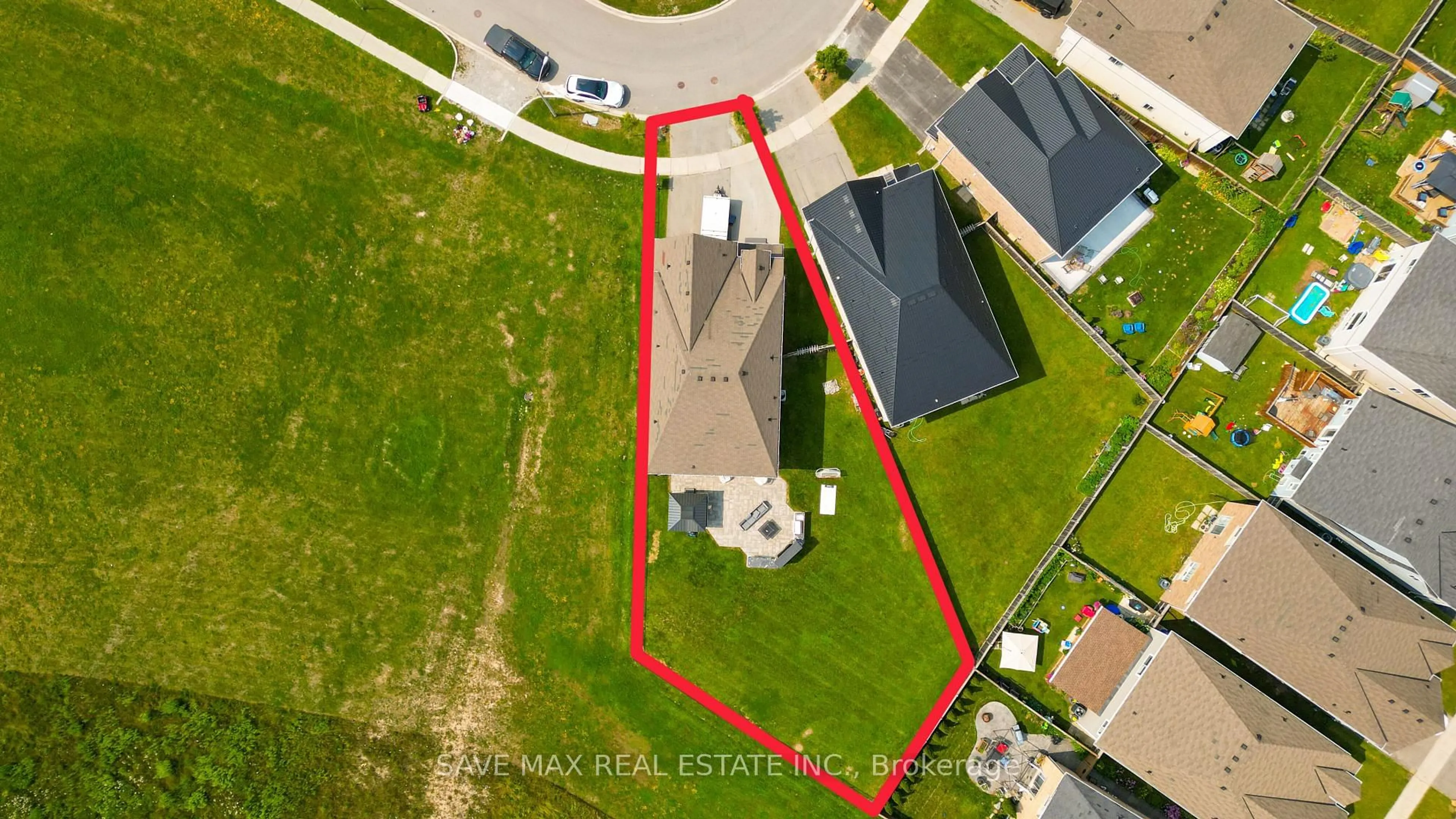 A pic from outside/outdoor area/front of a property/back of a property/a pic from drone, street for 416 Tansley St, Shelburne Ontario L9V 2S6