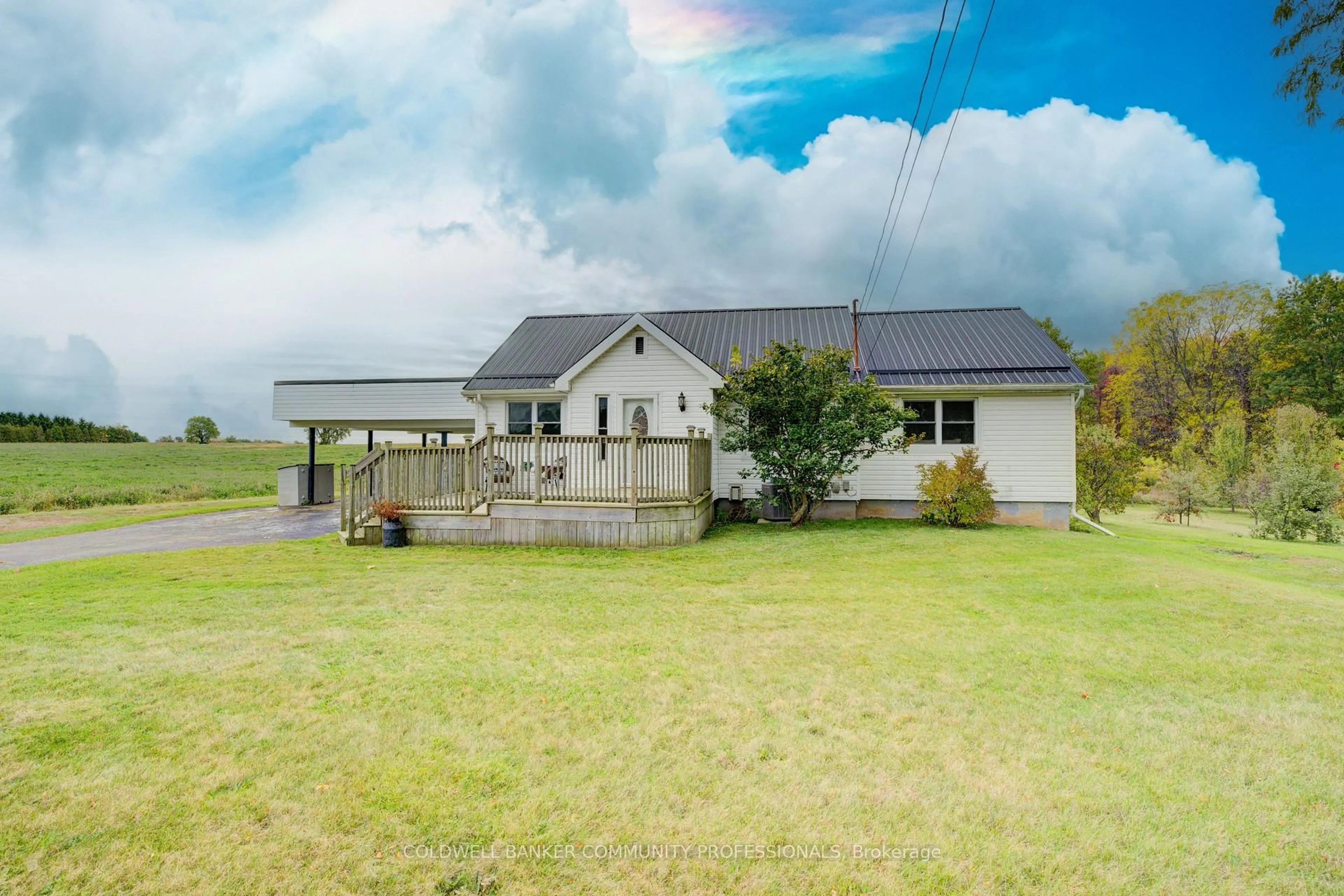 A pic from outside/outdoor area/front of a property/back of a property/a pic from drone, building for 4074 Highway 3, Norfolk Ontario N3Y 4K4