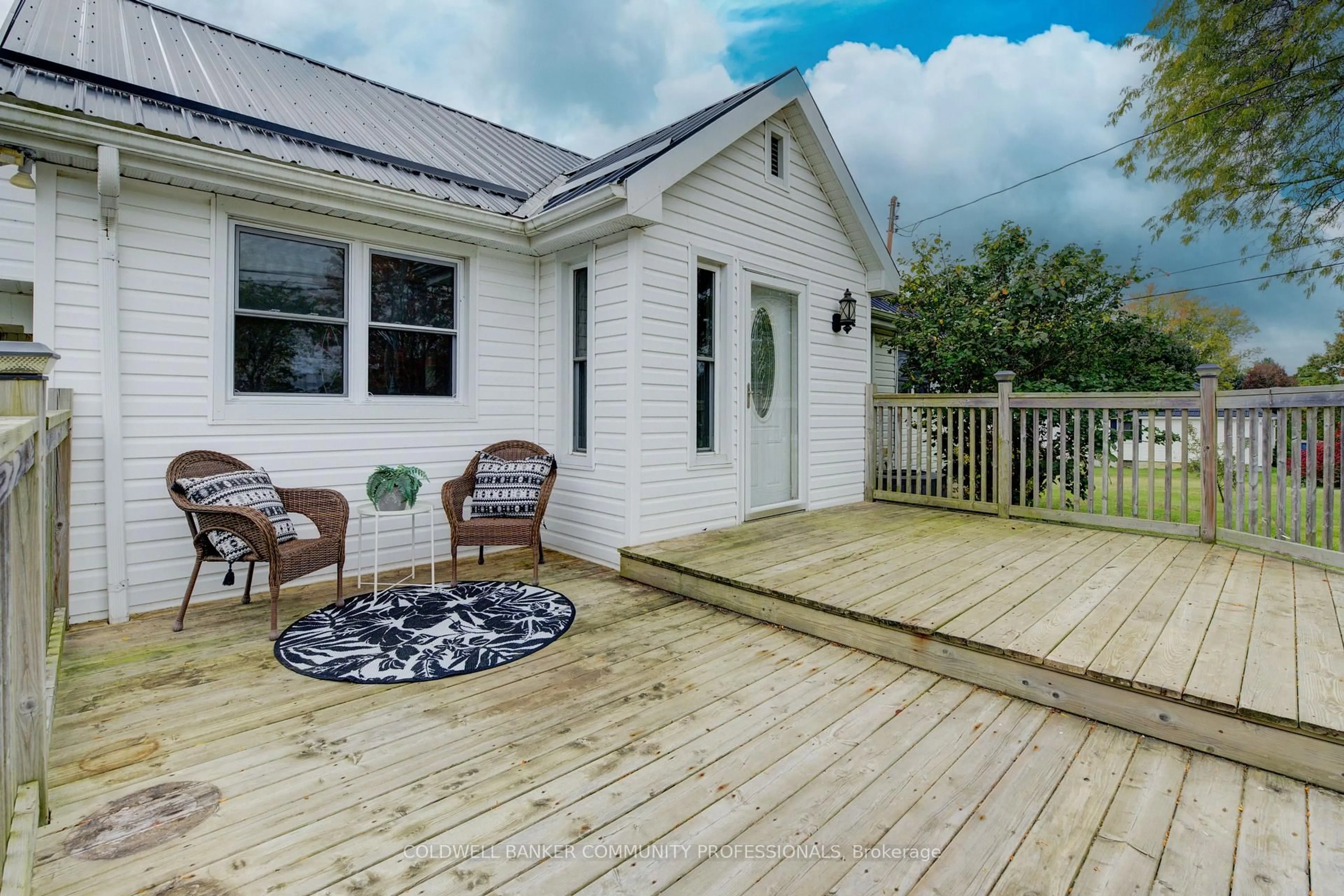 Patio, street for 4074 Highway 3, Norfolk Ontario N3Y 4K4