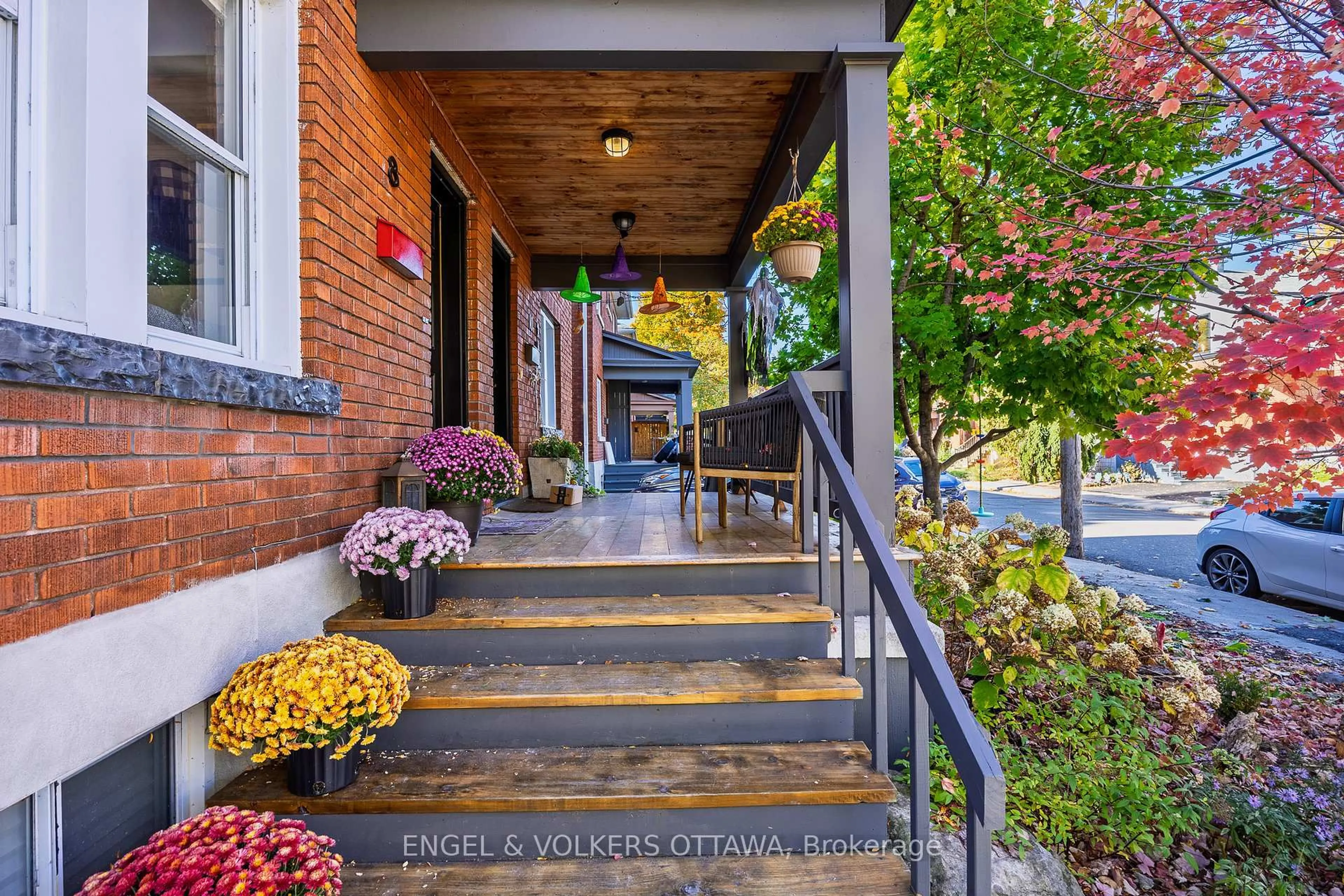 Unknown for 8 Foster St, Ottawa Ontario K1Y 3J4