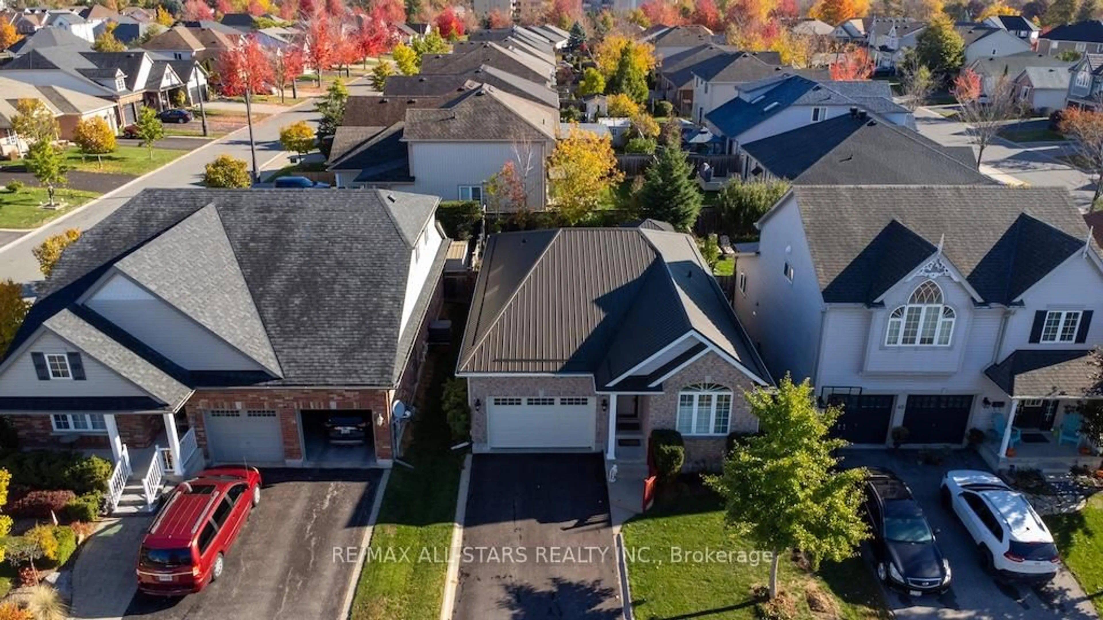 A pic from outside/outdoor area/front of a property/back of a property/a pic from drone, street for 43 Thrushwood Tr, Kawartha Lakes Ontario K9V 0B2