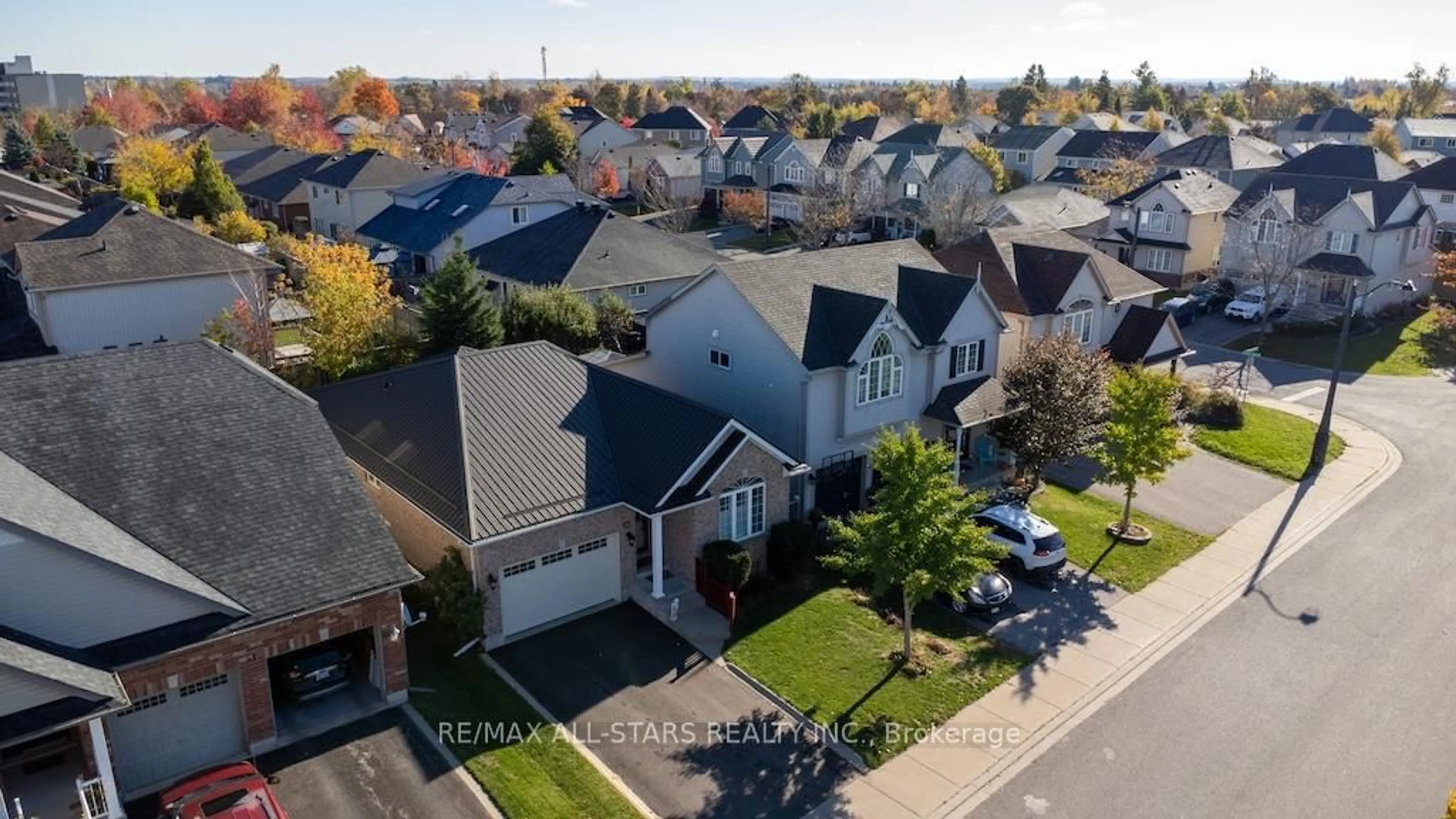 A pic from outside/outdoor area/front of a property/back of a property/a pic from drone, street for 43 Thrushwood Tr, Kawartha Lakes Ontario K9V 0B2