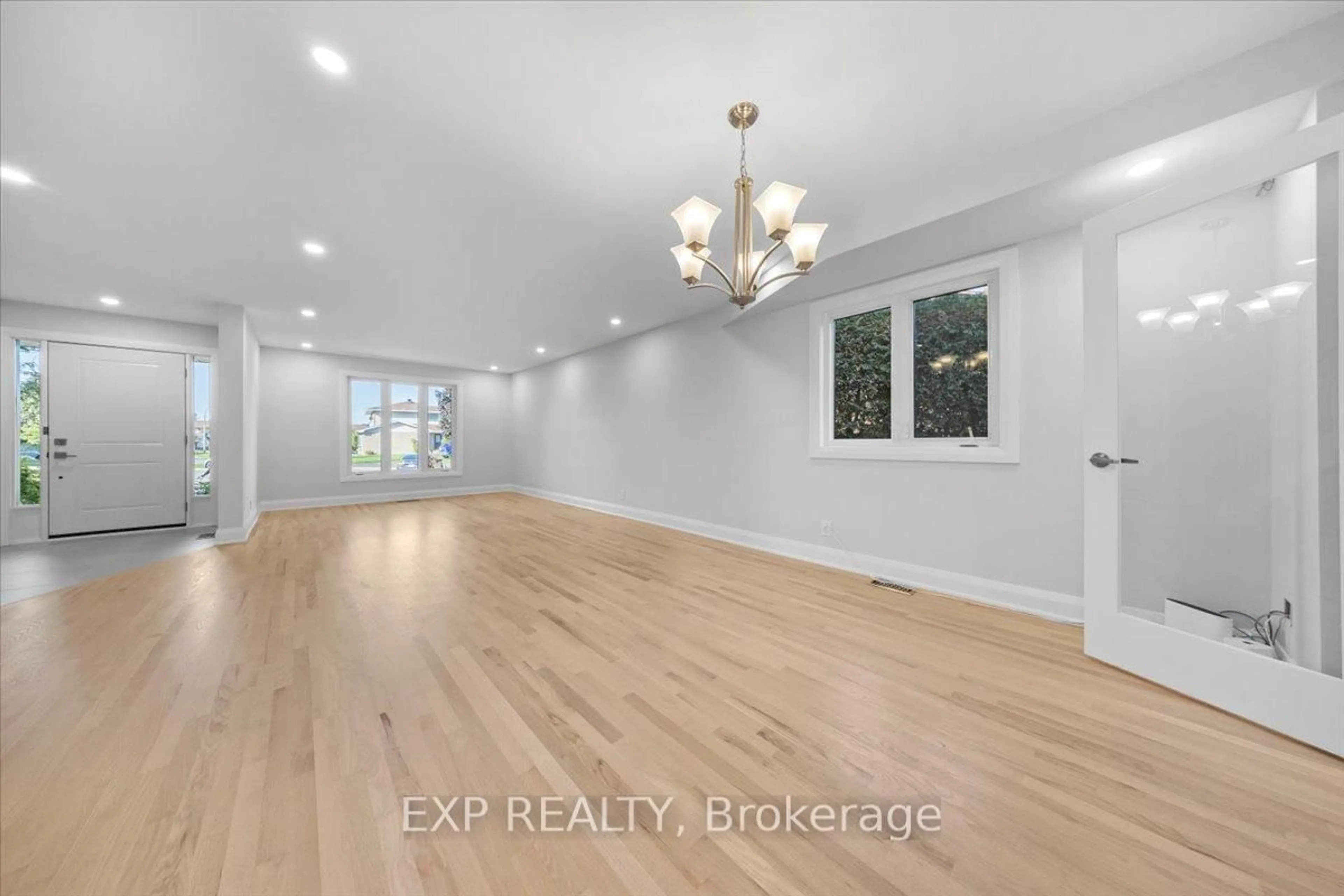 Unknown for 18 Ivylea St, Ottawa Ontario K2G 4X5