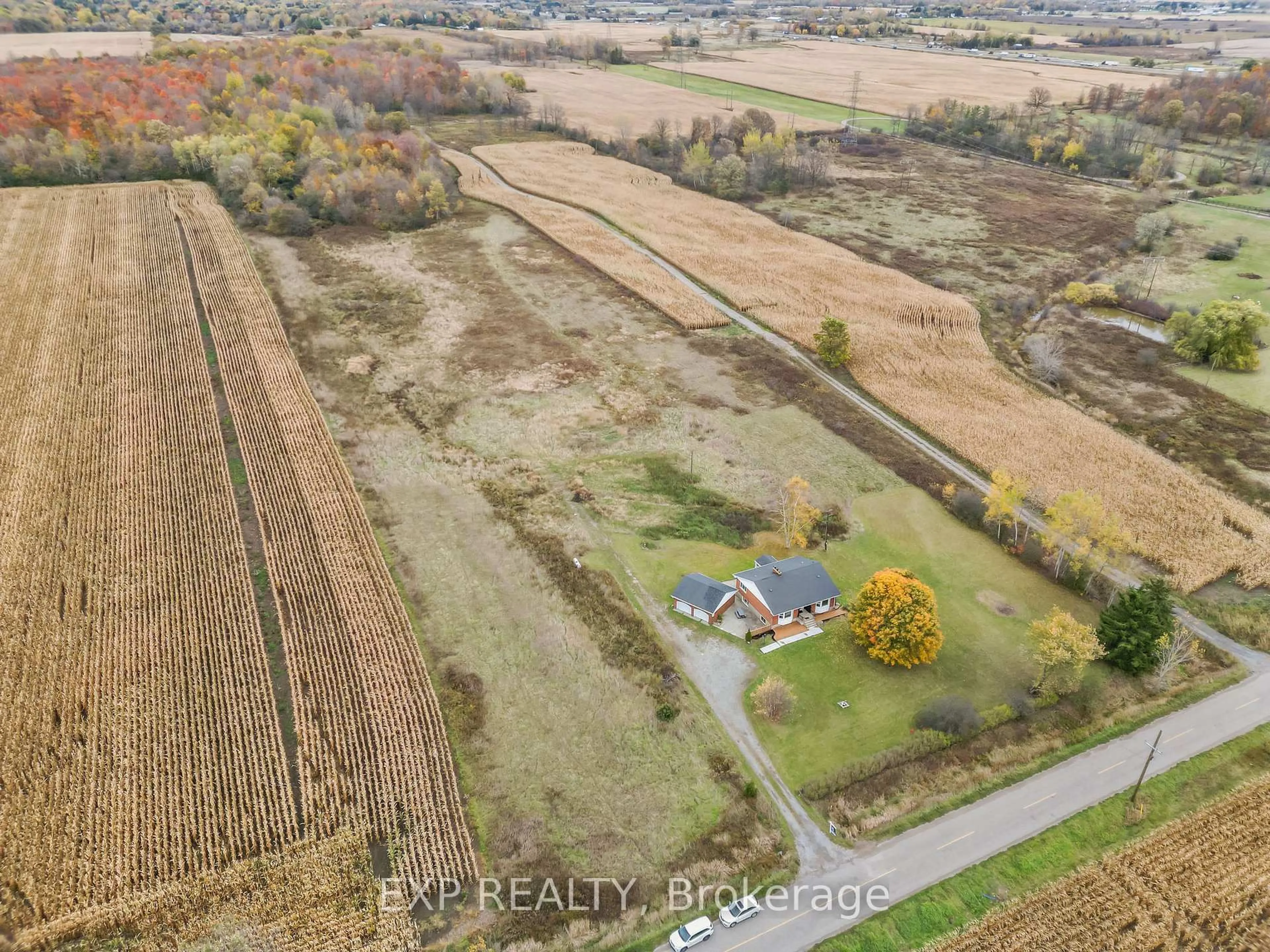 A pic from outside/outdoor area/front of a property/back of a property/a pic from drone, water/lake/river/ocean view for 4708 Murray Rd, London South Ontario N6P 1L9