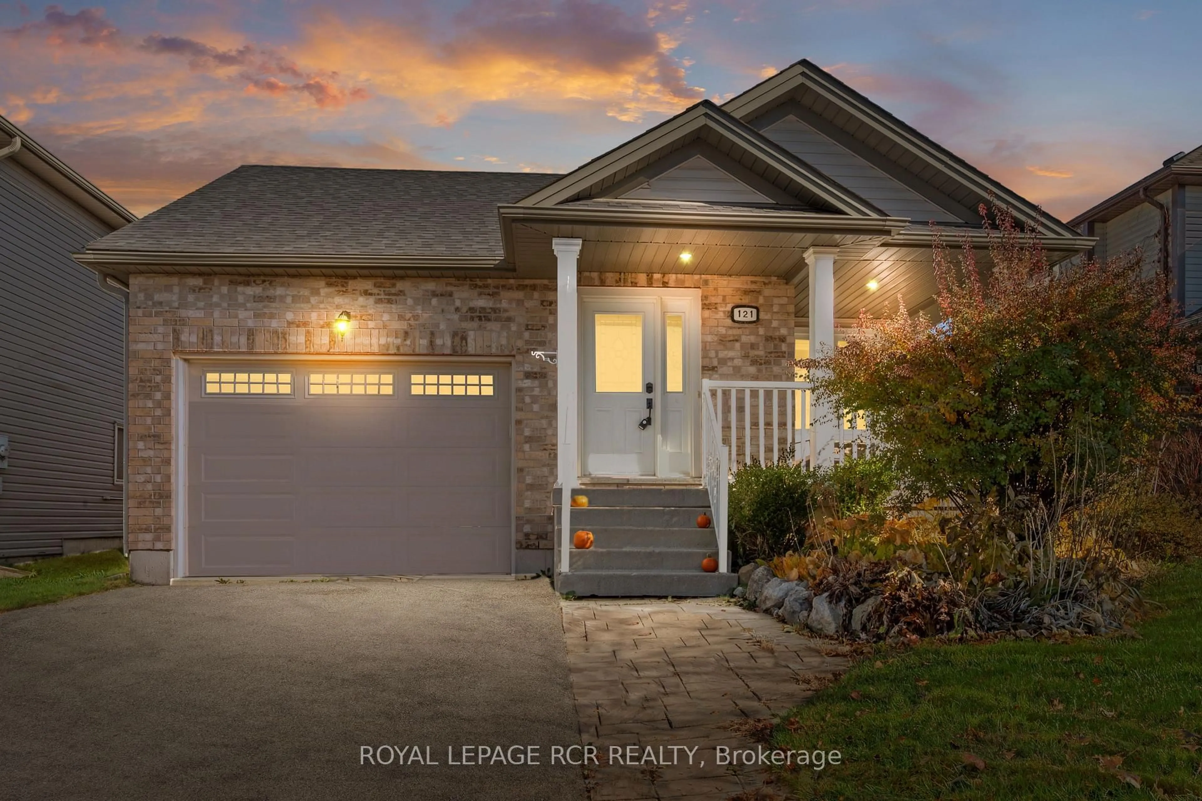 Unknown for 121 Fleming Way, Shelburne Ontario L9V 3E3