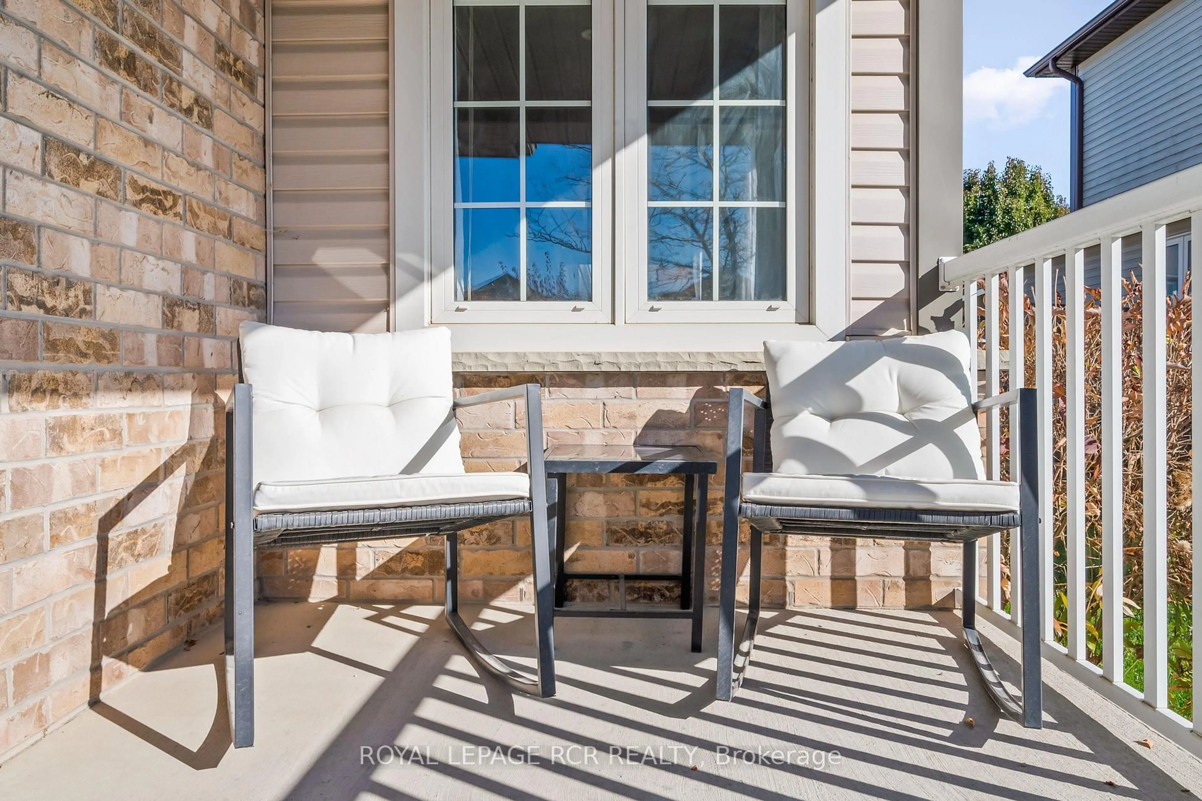 Patio, street for 121 Fleming Way, Shelburne Ontario L9V 3E3