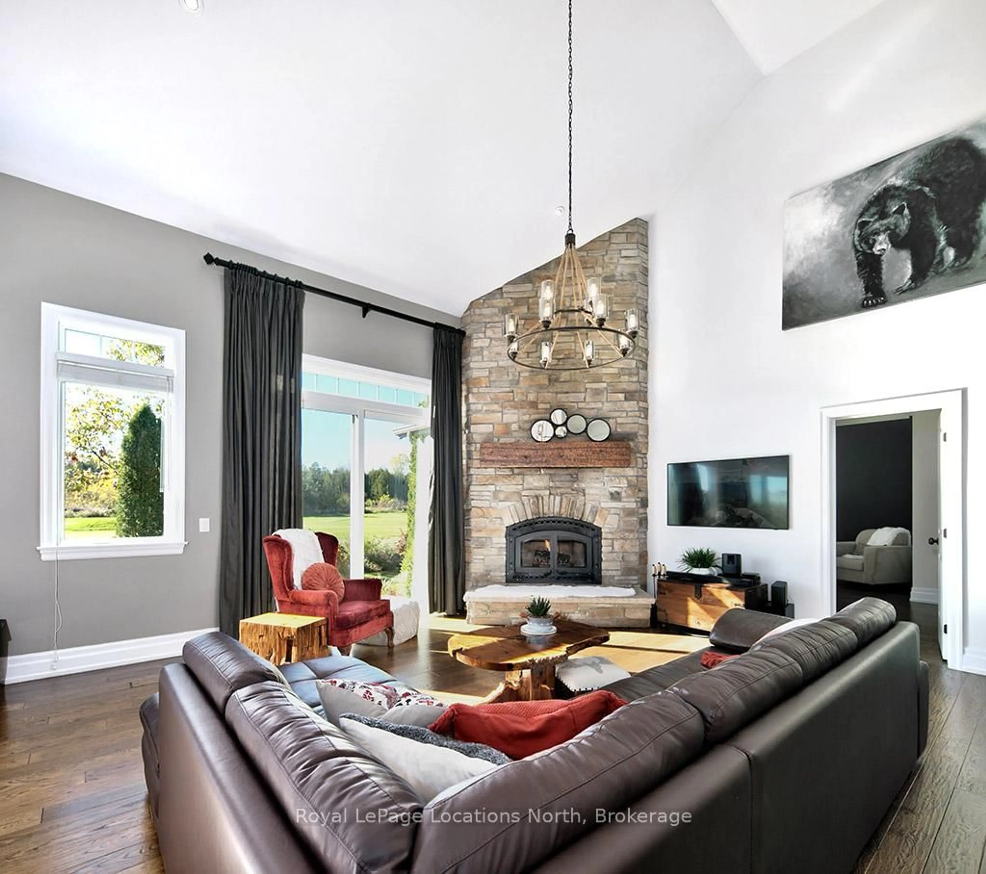 Living room with furniture, unknown for 138 Rankin's Cres, Blue Mountains Ontario N0H 2P0