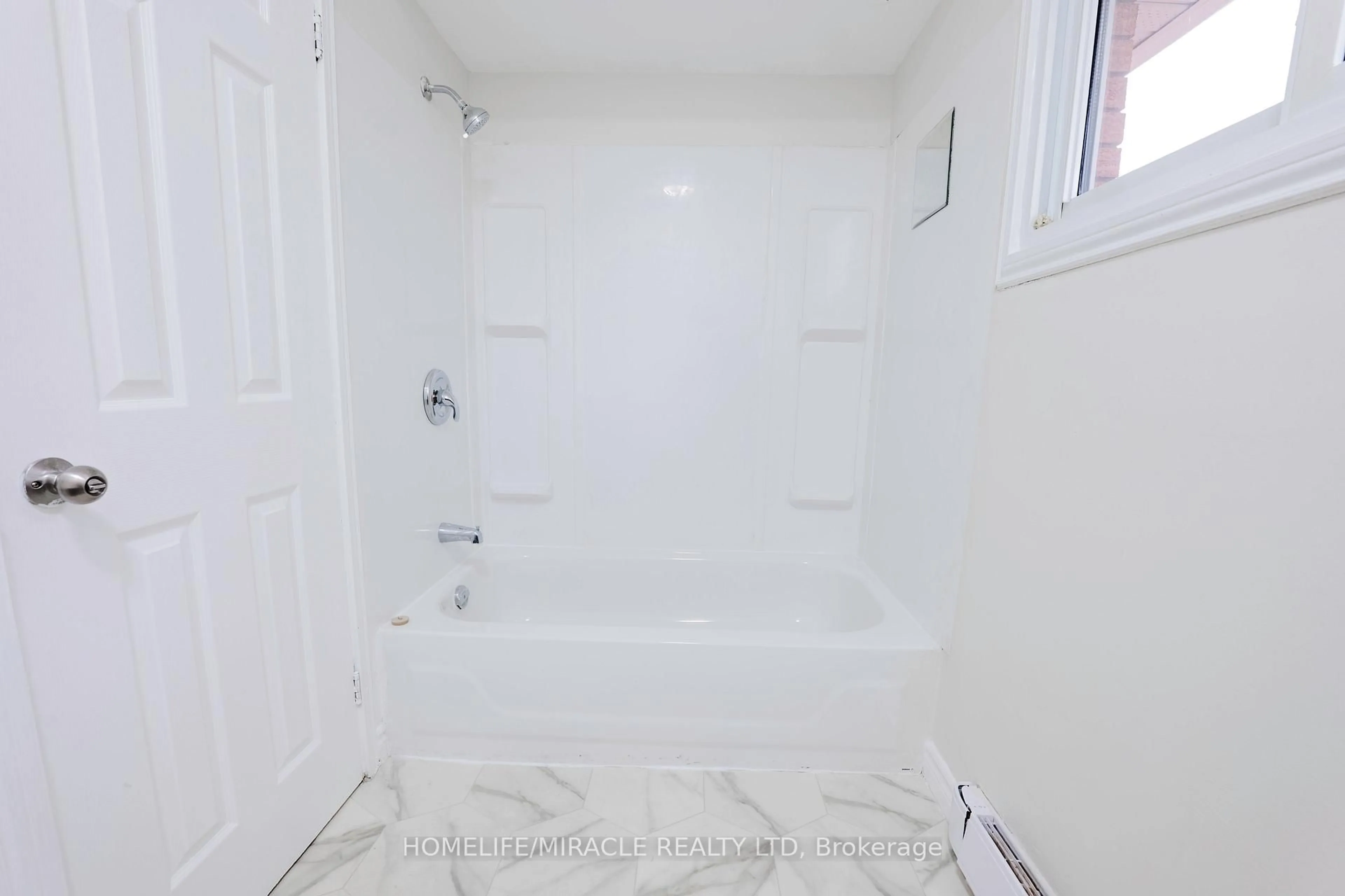 A pic of a room for 1728 Mckeown Ave, North Bay Ontario P1B 7N3