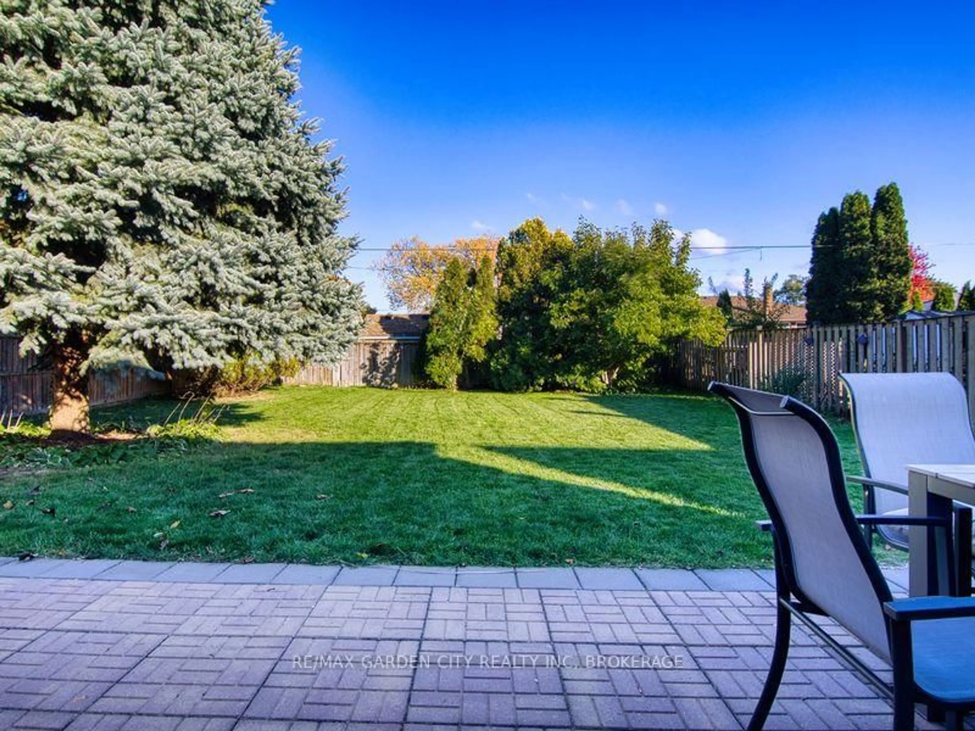 Patio, forest/trees view for 5 Hewko St, St. Catharines Ontario L2N 2E2