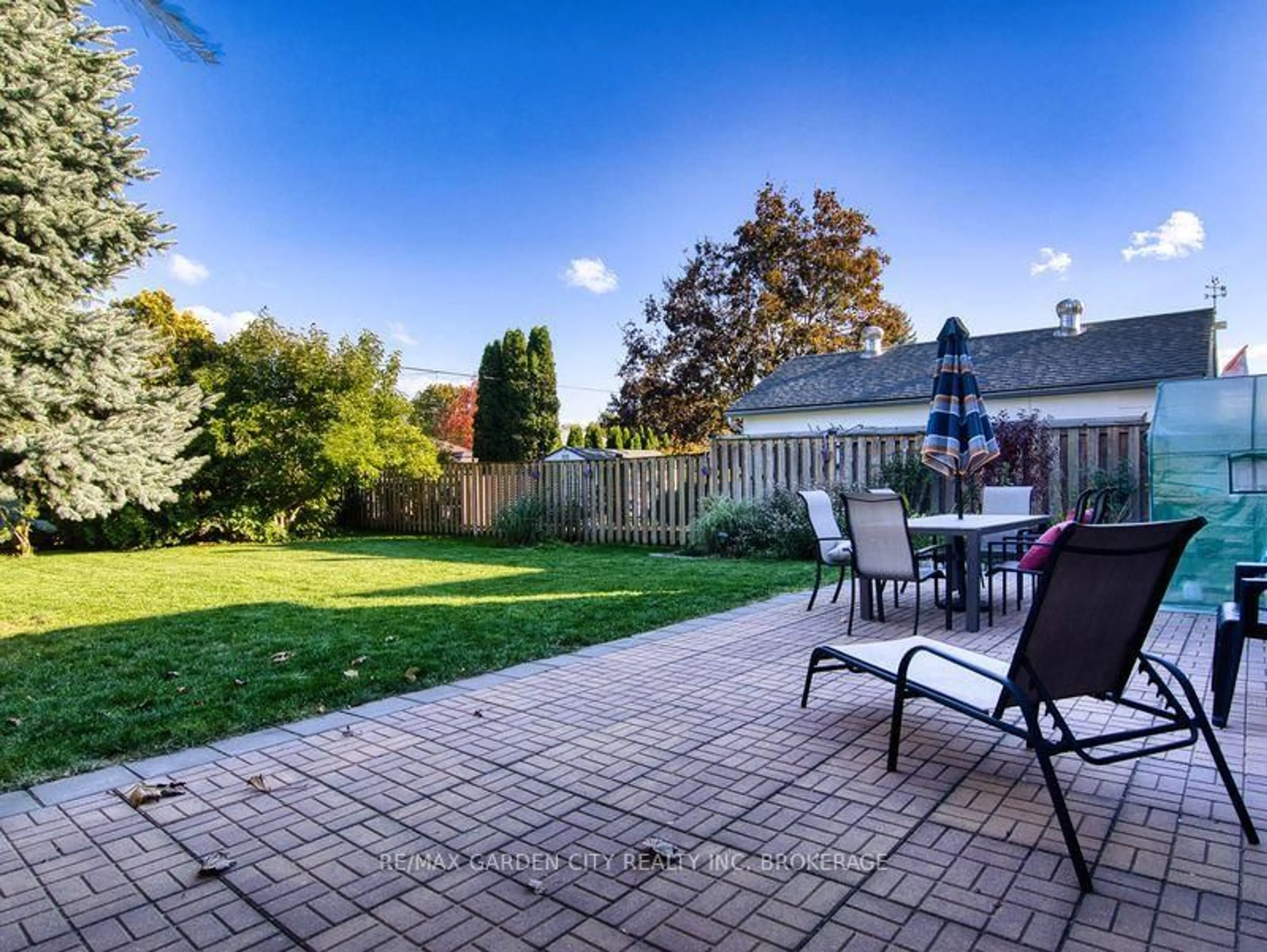 Patio, street for 5 Hewko St, St. Catharines Ontario L2N 2E2