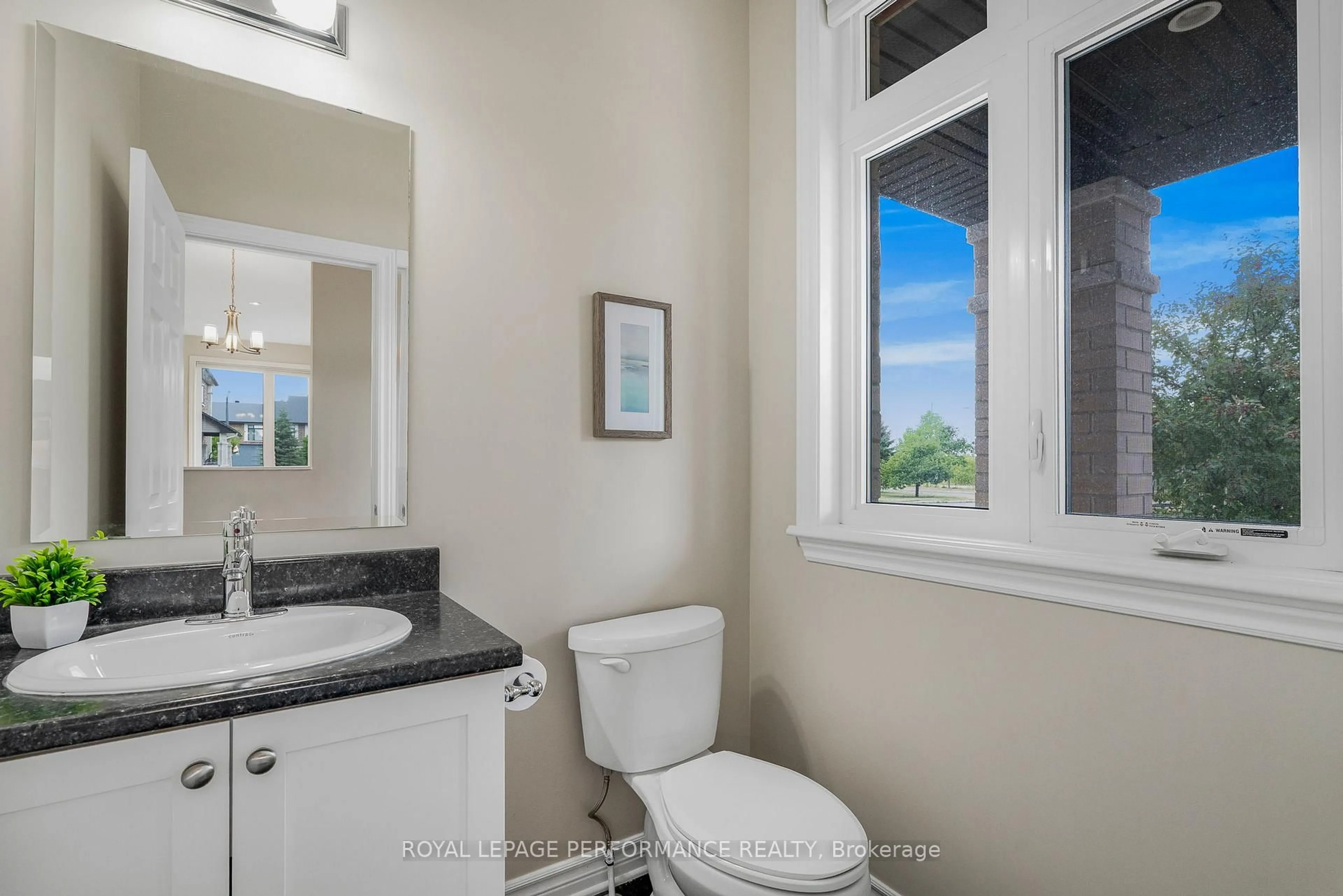 Standard bathroom, ceramic/tile floor for 328 Ballinville Circ, Ottawa Ontario K4M 0C4