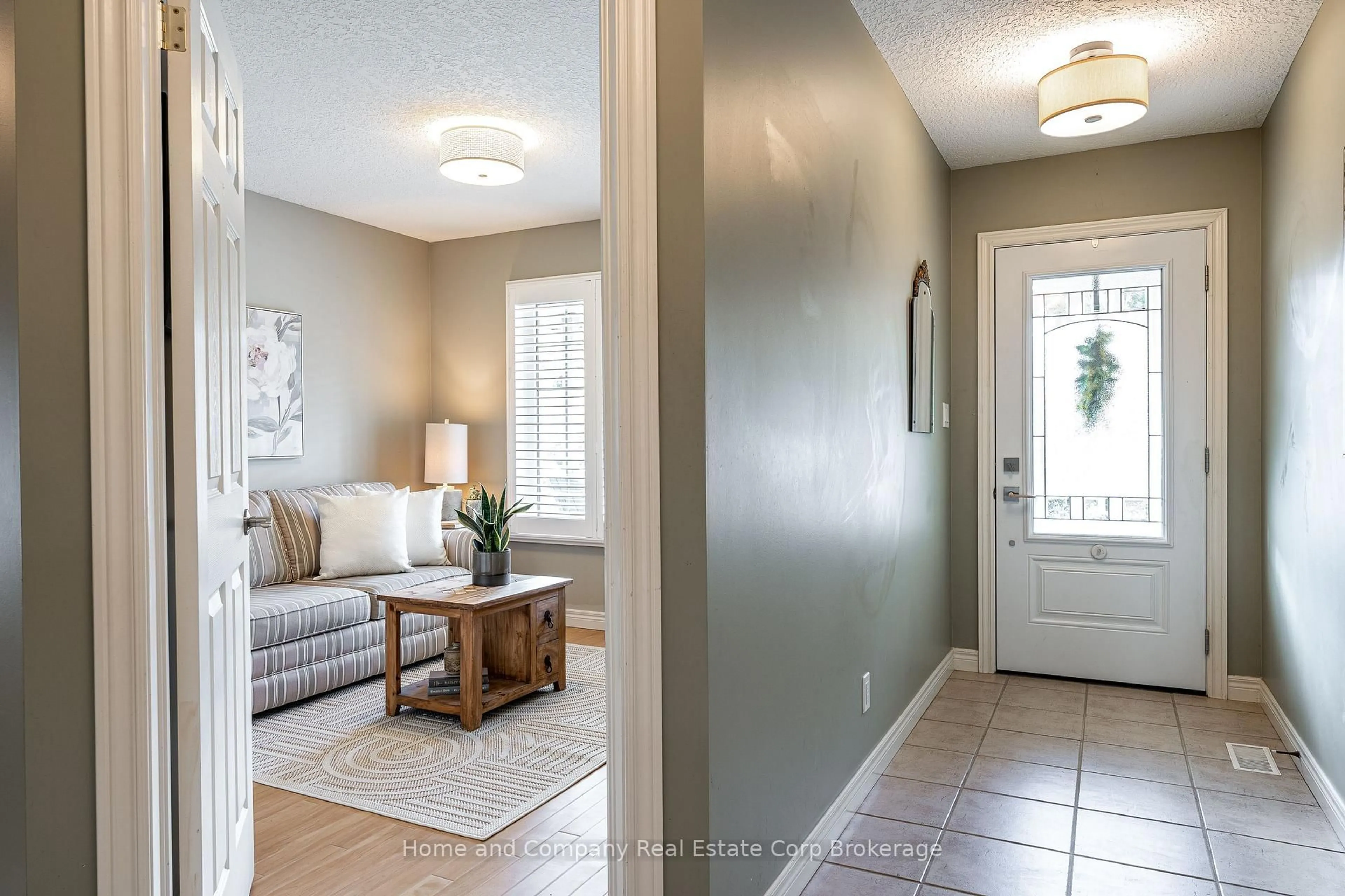 Indoor entryway for 47 Gregory Cres, Stratford Ontario N5A 8A5