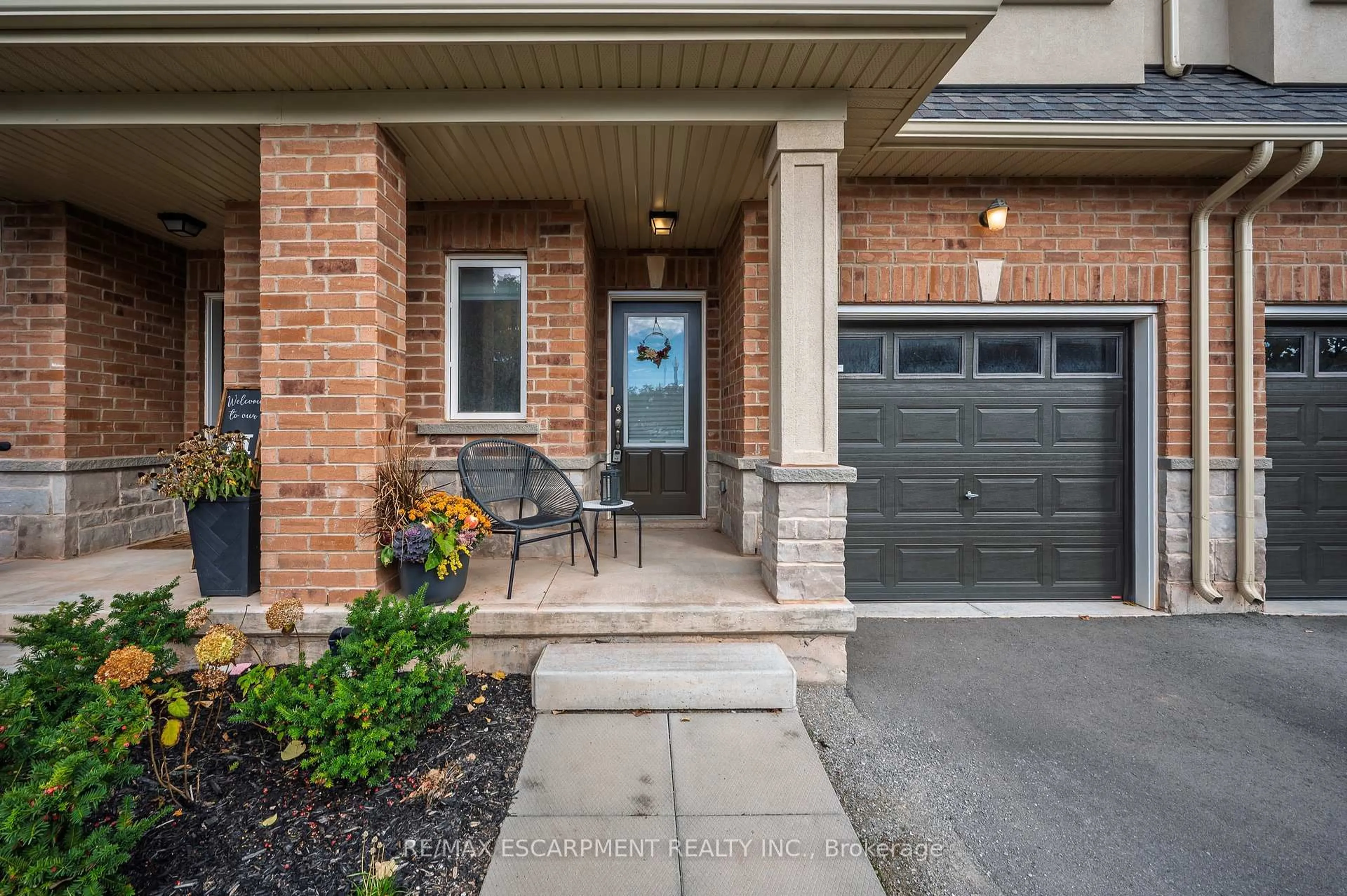 Home with brick exterior material, street for 17 Arietta Lane, Hamilton Ontario L8E 0K7
