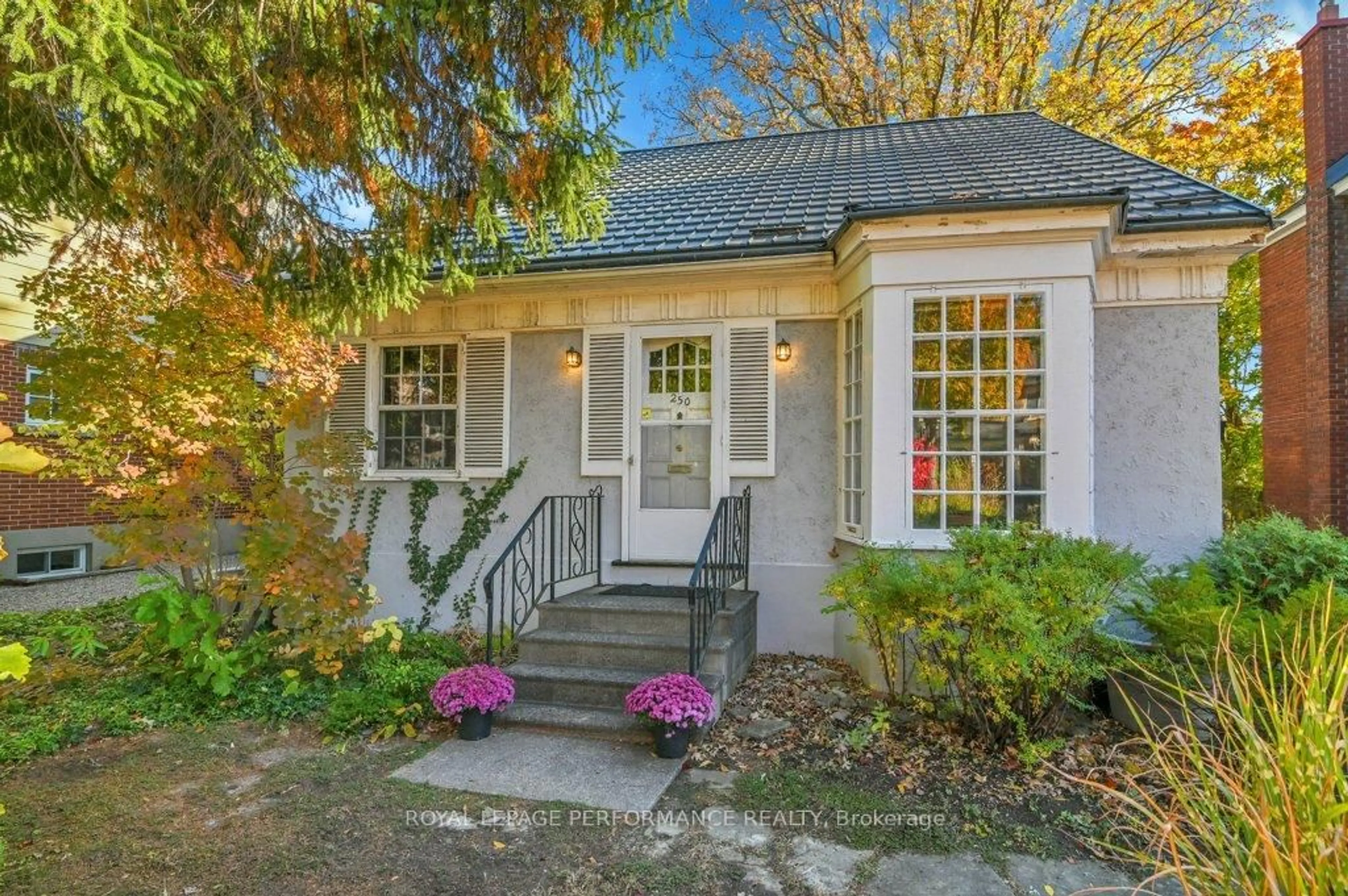 Unknown for 250 Fourth Ave, Ottawa Ontario K1S 2M1