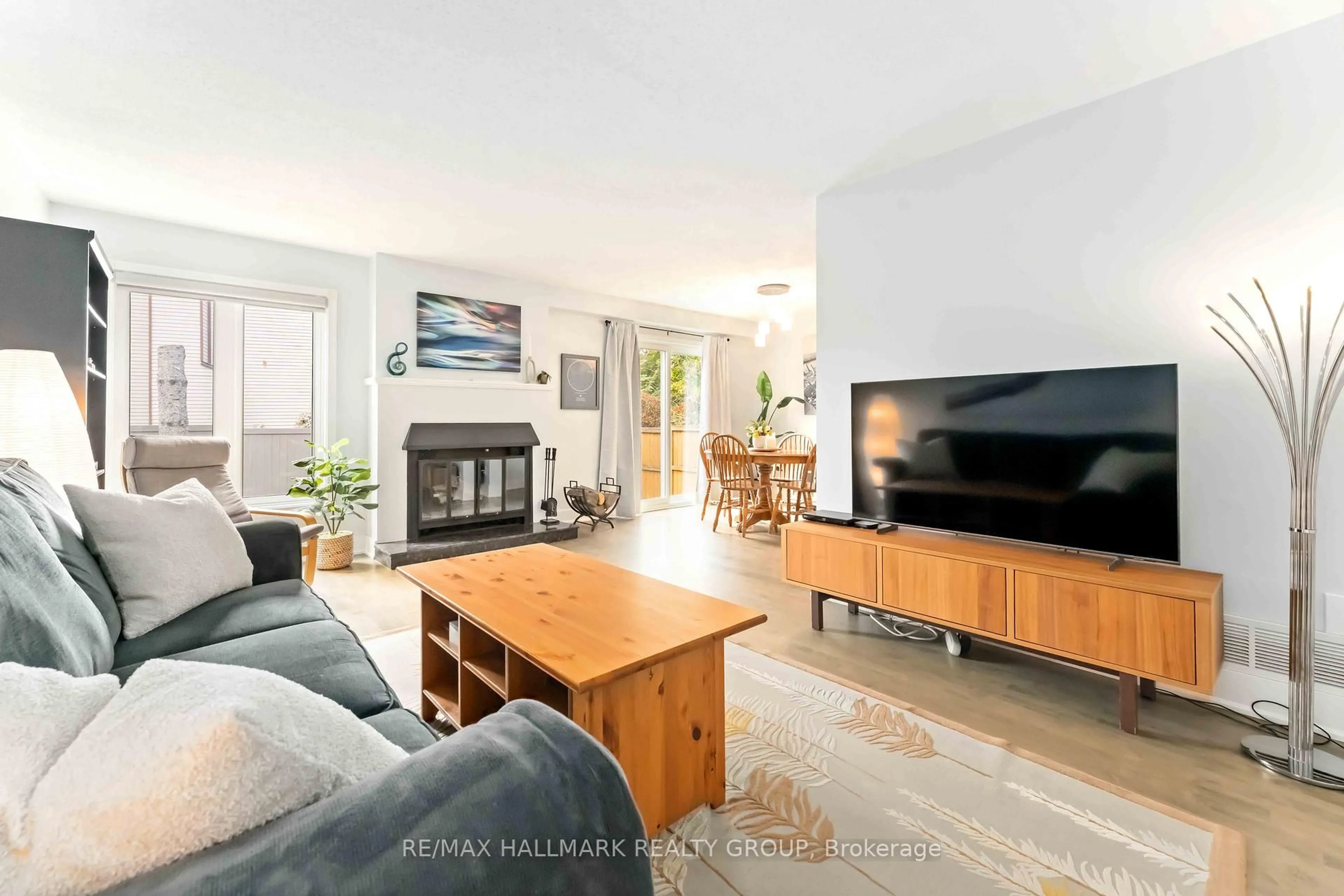 Living room with furniture, unknown for 1655 Des Broussailles Terr, Ottawa Ontario K1C 5S7