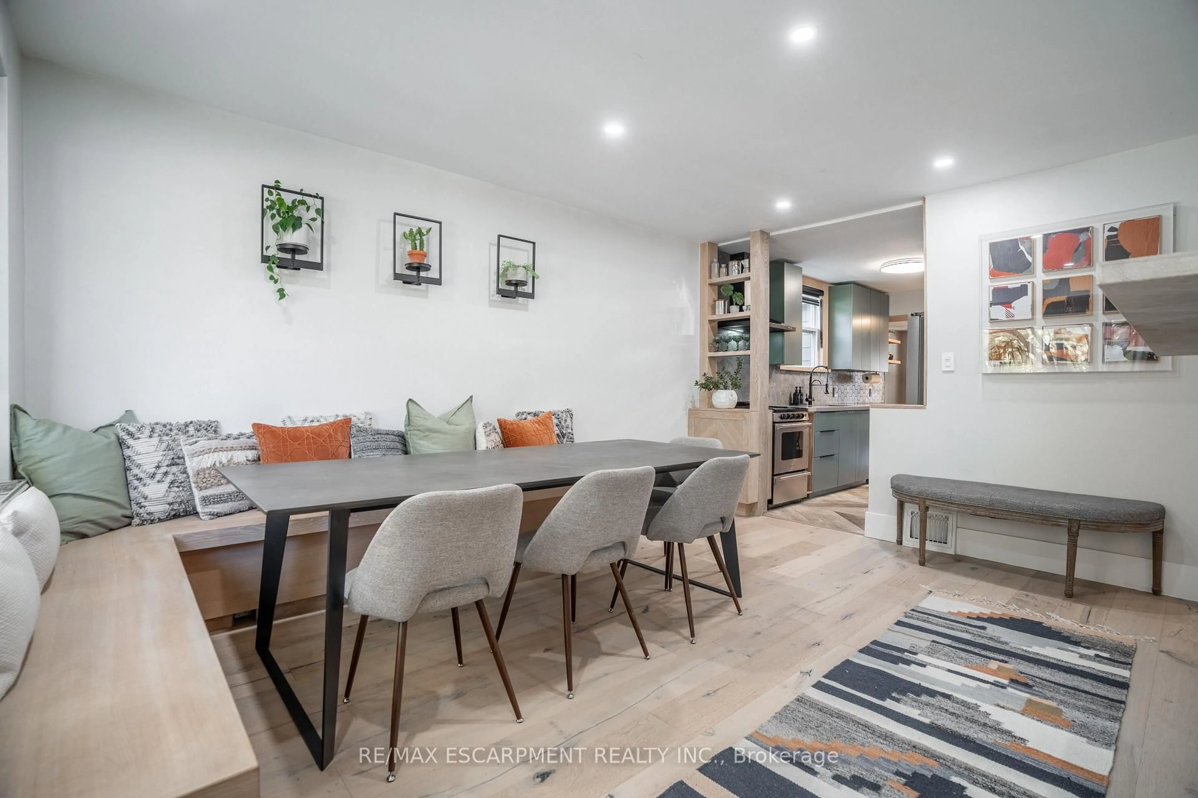 Dining room, unknown for 128 EAST 17TH St, Hamilton Ontario L9A 4M5