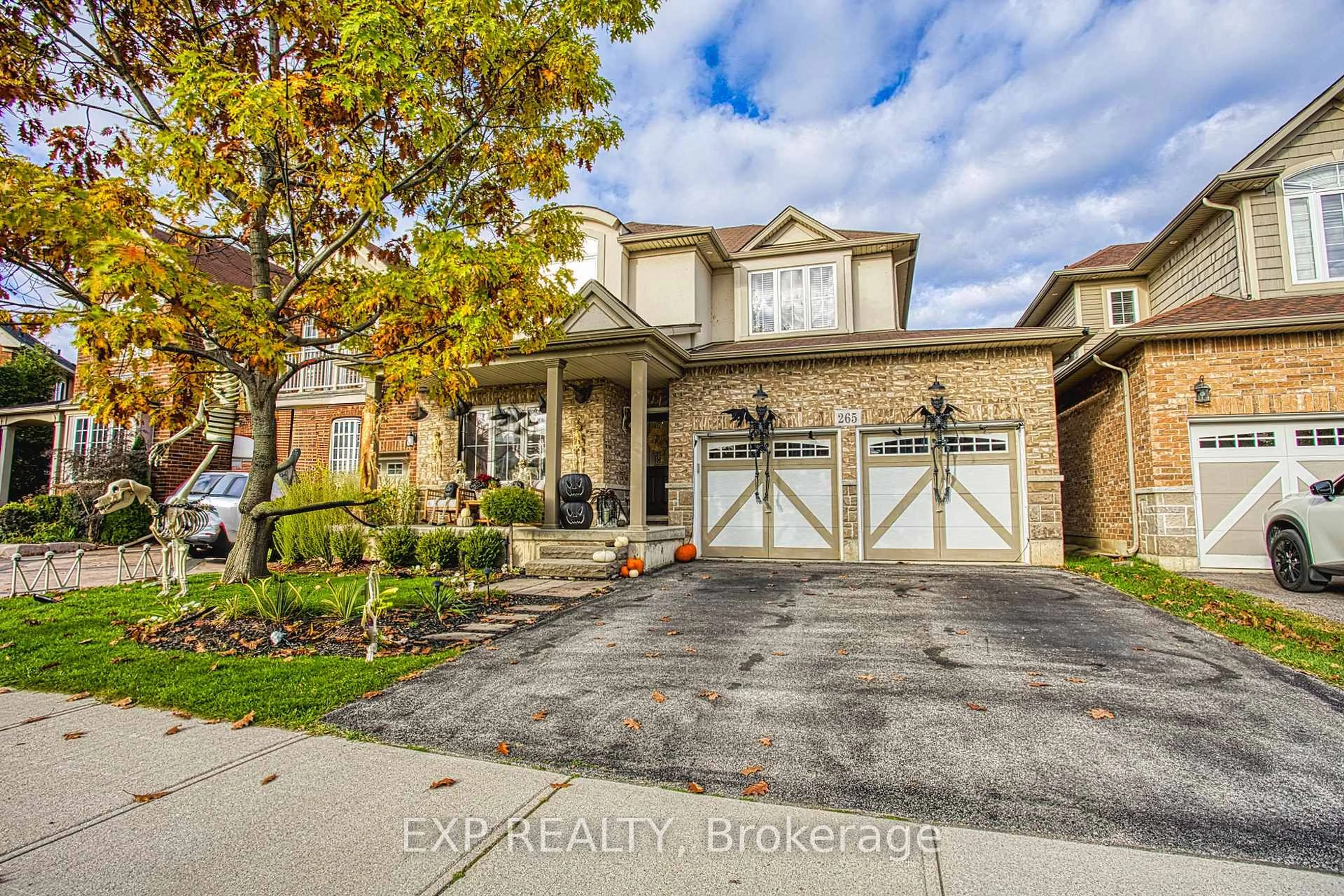 Home with brick exterior material, street for 265 Montreal Circ, Hamilton Ontario L8E 0C6